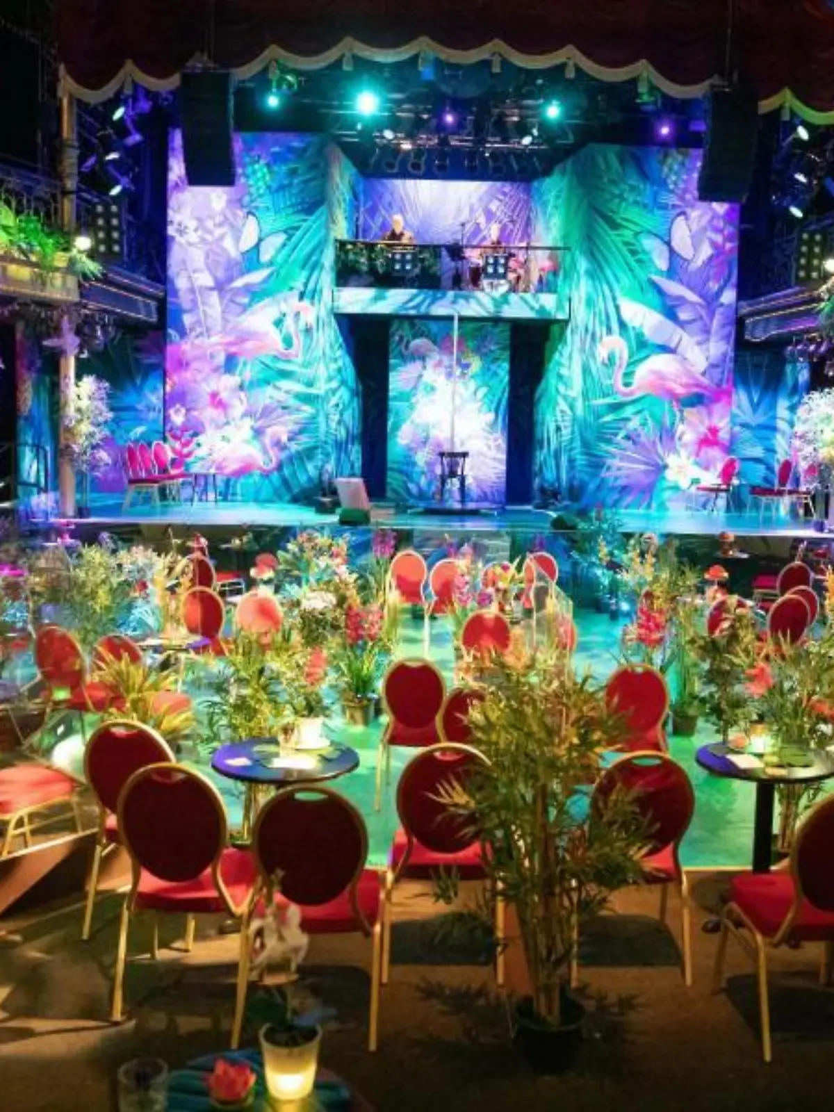 "Paradiso" Show im Schmidts Tivoli Theater