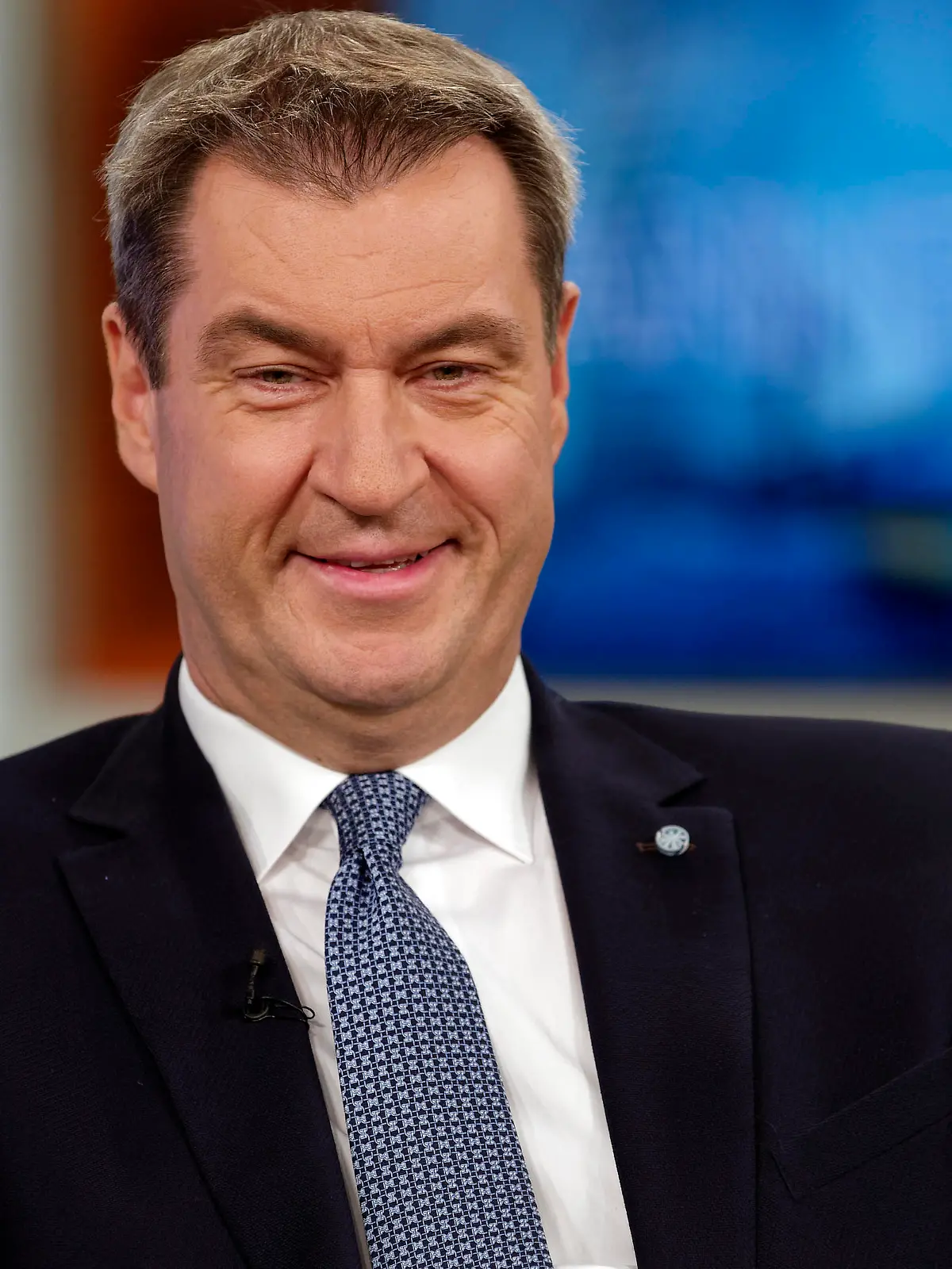  Markus Söder 2019-11-15, Berlin, Deutschland Markus Söder CSU, Parteivorsitzender und Ministerpräsident des Bundeslands Bayern, zu Gast bei Anne Will im Ersten Deutschen Fernsehen. Thema der Talkrunde: Zwischen Konjunkturflaute und Klimaschutz - wie sicher ist Deutschlands Wohlstand *** Markus Söder 2019 11 15, Berlin, Germany Markus Söder CSU , Party Chairman and Minister President of the Federal State of Bavaria, guest of Anne Will on First German Television Topic of the panel discussion Between the economic downturn and climate protection How secure is Germanys prosperity