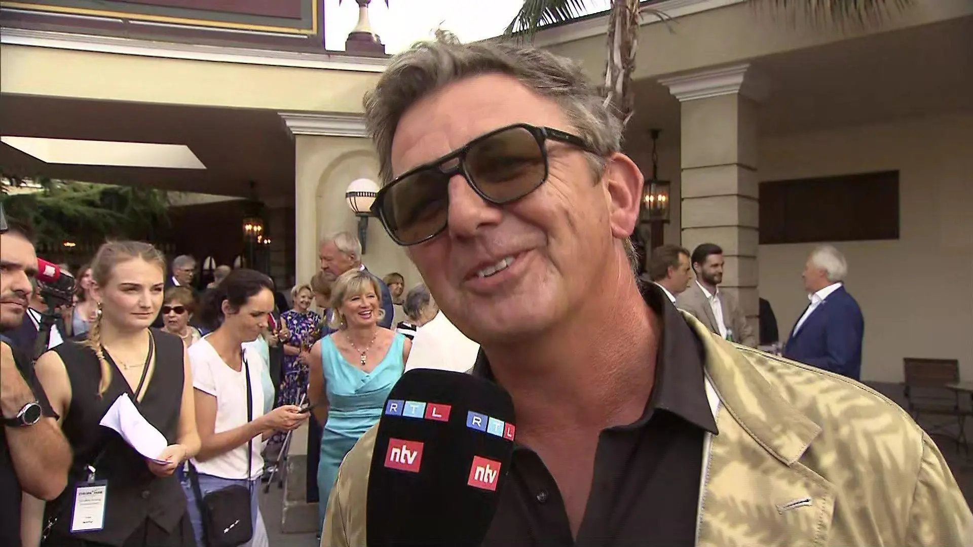 Hans Sigl spricht im RTL-Interview über Liebe auf den ersten Blick.