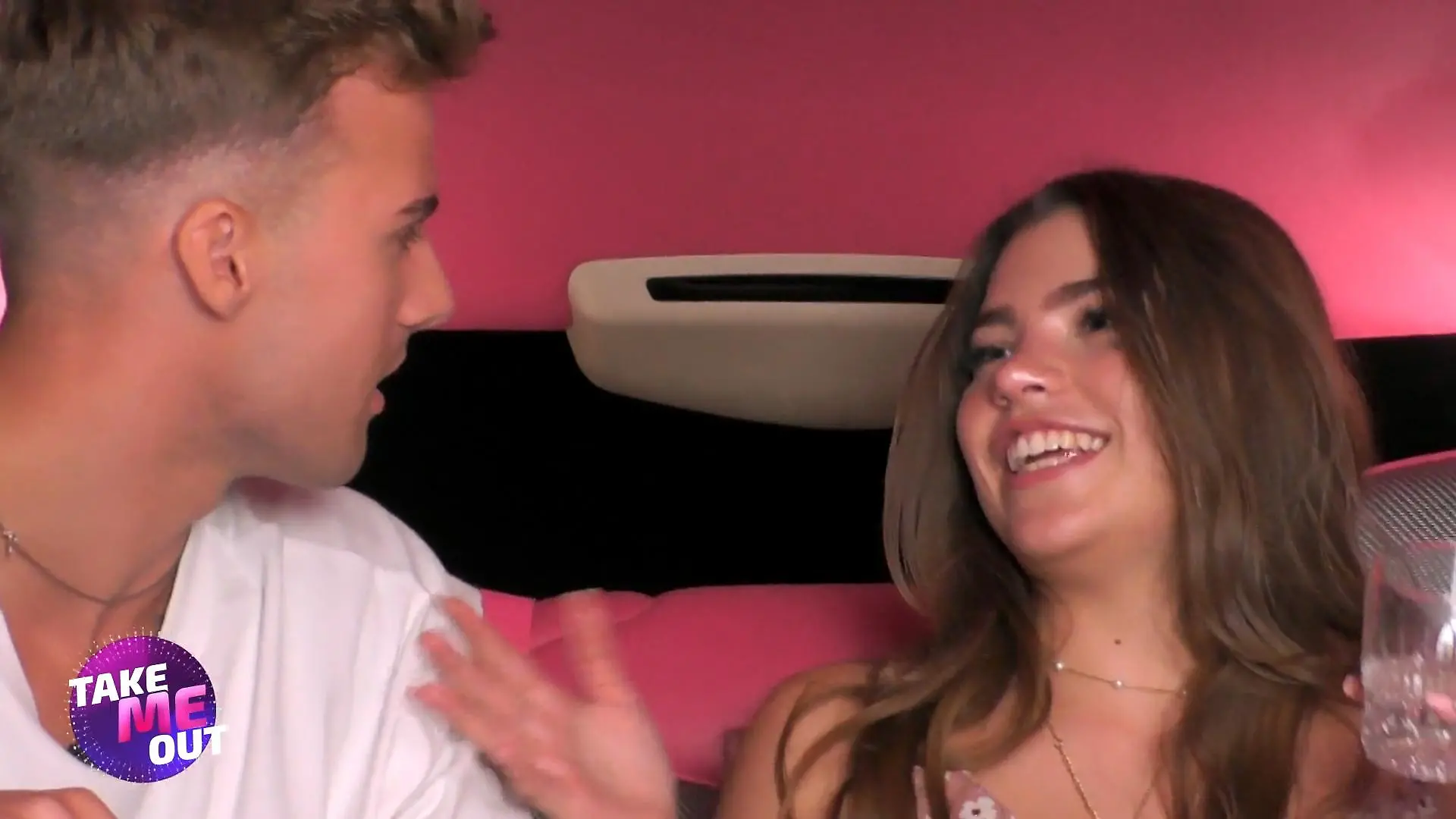 Bei Niko und Naomi gibt's keine halben Sachen Take Me Out exklusiv: Von wegen schüchtern