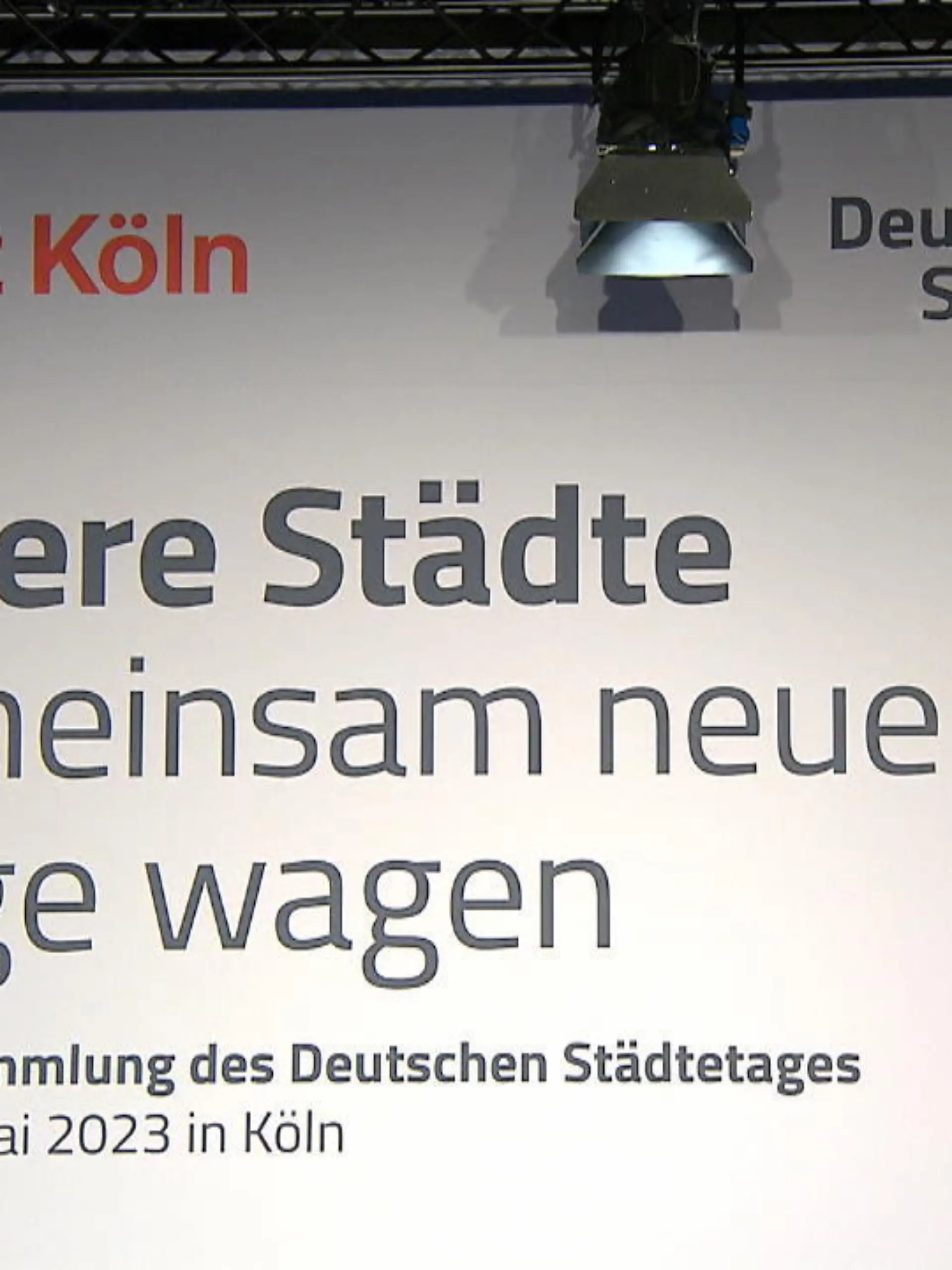 Bild zu: "Scholz beim Städtetag"