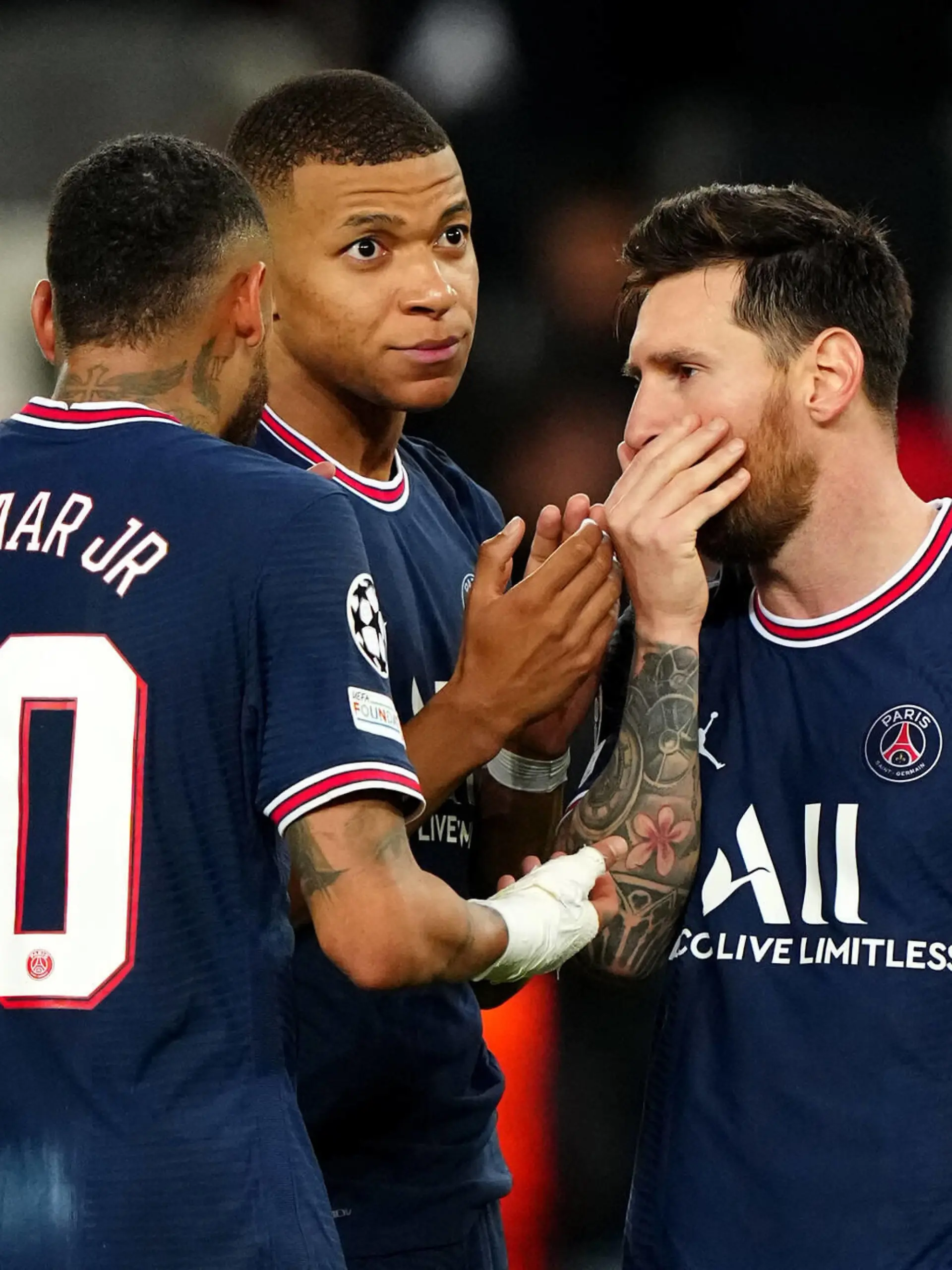Paris Saint-Germain v Manchester City - UEFA Champions League - Group A - Parc des Princes Paris Saint-Germain s Lionel Messi right, Junior Neymar left and Kylian Mbappe-Lottin after the UEFA Champions League, Group A match at the Parc des Princes, Paris. PA Wire. Use subject to restrictions. Editorial use only, no commercial use without prior consent from rights holder. PUBLICATIONxINxGERxSUIxAUTxONLY Copyright: xJulienxPoupartx 62754826 