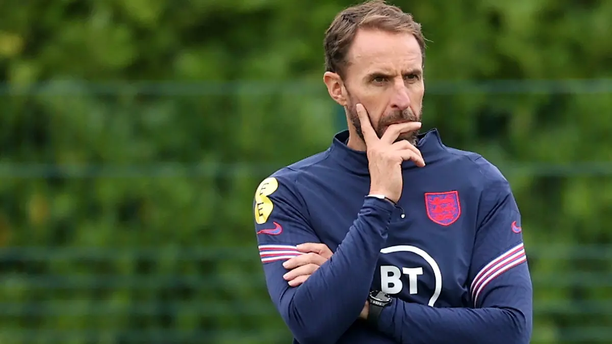 Soccer Football - World Cup - UEFA Qualifiers - England Training - Tottenham Hotspur Training Ground, London, Britain - September 4, 2021 England manager Gareth Southgate during training Action Images via Reuters/Carl Recine