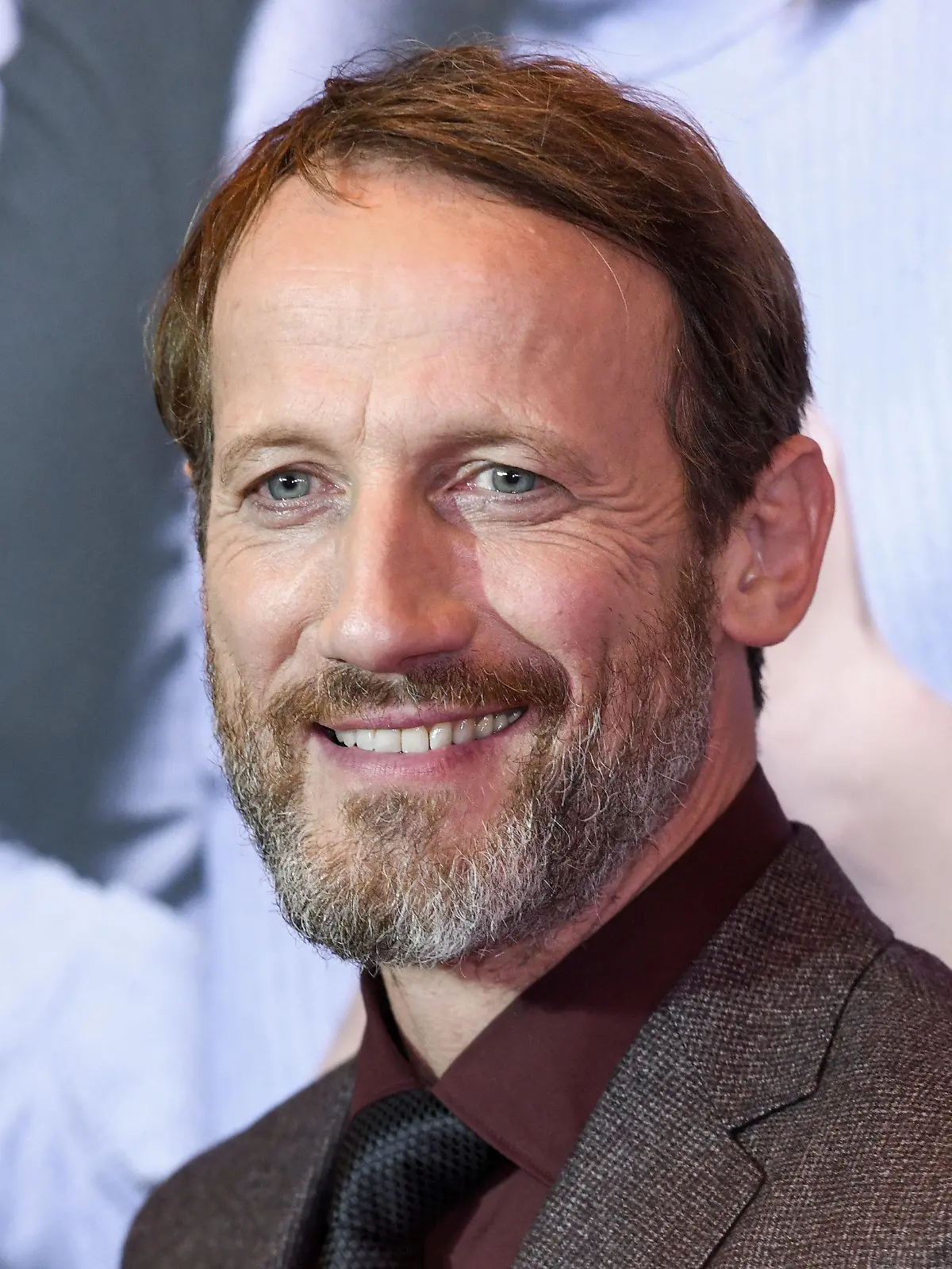 ARCHIV - 21.10.2019, Bayern, München: Wotan Wilke Möhring, Schauspieler, kommt zur Premiere des Films "Das perfekte Geheimnis" in den Mathäser Filmpalast. Mehrere Monate nach #allesdichtmachen haben die Schauspieler Volker Bruch und Wotan Wilke Möhring mit der neuen Aktion #allesaufdentisch Aufsehen erregt. (zu dpa "#allesaufdentisch: Neue Videoaktion mit Volker Bruch") Foto: Tobias Hase/dpa +++ dpa-Bildfunk +++