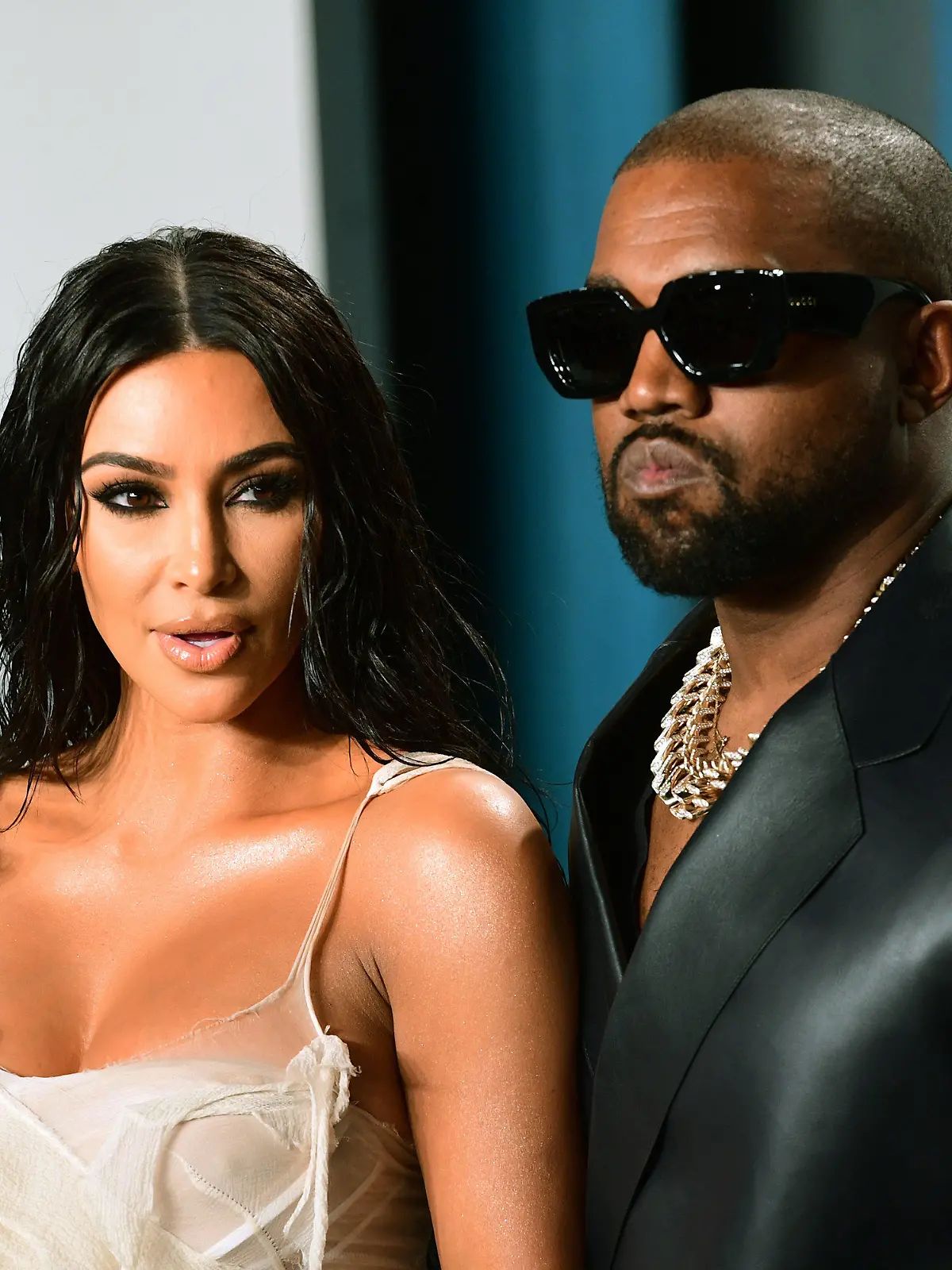 ARCHIV - 10.02.2020, USA, Los Angeles: Kim Kardashian, Reality-TV-Star und Unternehmerin, und ihr Mann Kanye West, Musiker, kommen zu der Oscar-Party von Vanity Fair im Wallis Annenberg Center for the Performing Arts in Beverly Hills. (Zu dpa: «Kim Kardashian: Corona-Infektion von Ehemann Kanye war beängstigend») Foto: Ian West/PA Wire/dpa +++ dpa-Bildfunk +++
