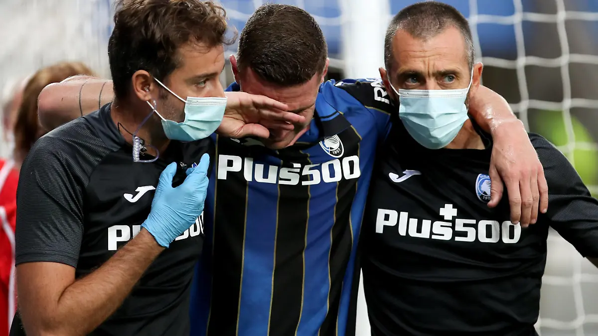  BERGAMO, ITALY - SEPTEMBER 29: Robin Gosens of Atalanta leaves the field during the UEFA Champions League football match between Atalanta and Young Boys at Gewiss Stadium on September 29, 2021 in Bergamo, Italy. Photo by Stefano Nicoli/Speed Media/Icon Sportswire SOCCER: SEPT 29 Champions League - Atalanta v Young Boys Icon210929013
