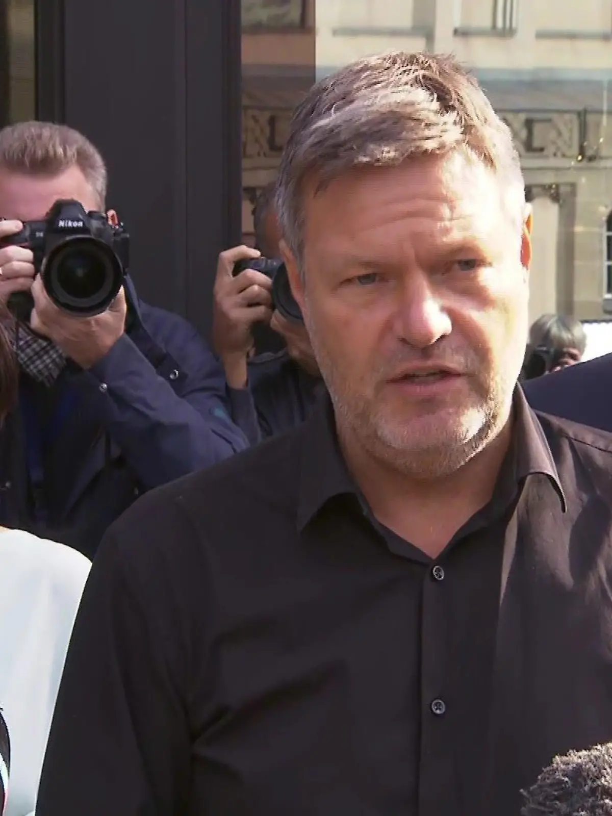 Robert Habeck, Annalena Baerbock und Christian Lindner präsentieren das Ergebnis ihrer ersten Gespräche.