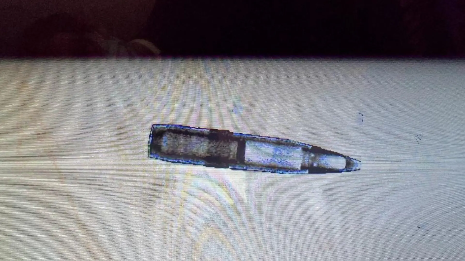Diese Mörsergranate brachte ein Mann im Rucksack mit zum Flughafen.