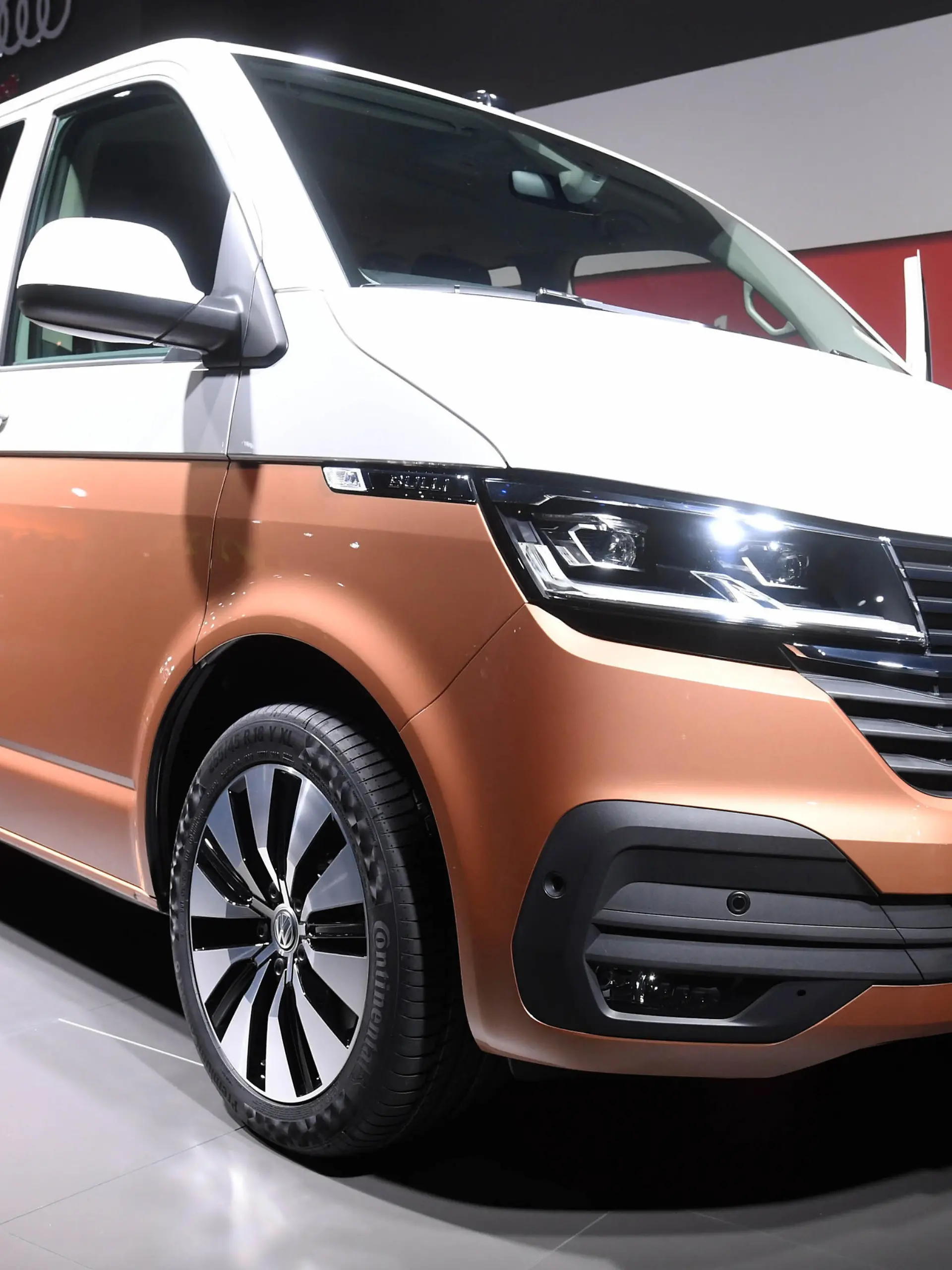 04 March 2019, Switzerland, Genf: At the Volkswagen (VW) corporate evening, the VW Multivan 6.1 will be presented in the run-up to the Geneva Motor Show. Photo: Uli Deck/dpa