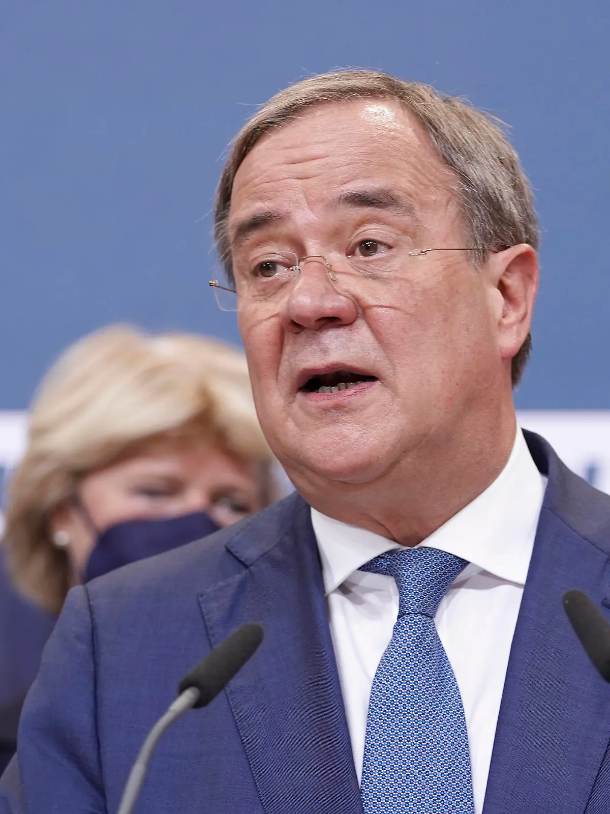  CDU Wahlparty im Konrad-Adenauer-Haus Aktuell, 26.09.2021, Berlin, Armin Laschet Ministerpraesident von Nordrhein-Westfalen, Vorsitzender der CDU und Kanzlerkandidat bei seinem Statement in der CDU-Zentrale des Konrad-Adenauer-Haus in Berlin nach der ersten Hochrechnung Berlin Berlin Deutschland *** CDU election party at the Konrad Adenauer Haus Aktuell, 26 09 2021, Berlin, Armin Laschet State Premier of North Rhine-Westphalia, Chairman of the CDU and candidate for Chancellor during his statement at the CDU headquarters of the Konrad Adenauer Haus in Berlin after the first projection Berlin Berlin Germany