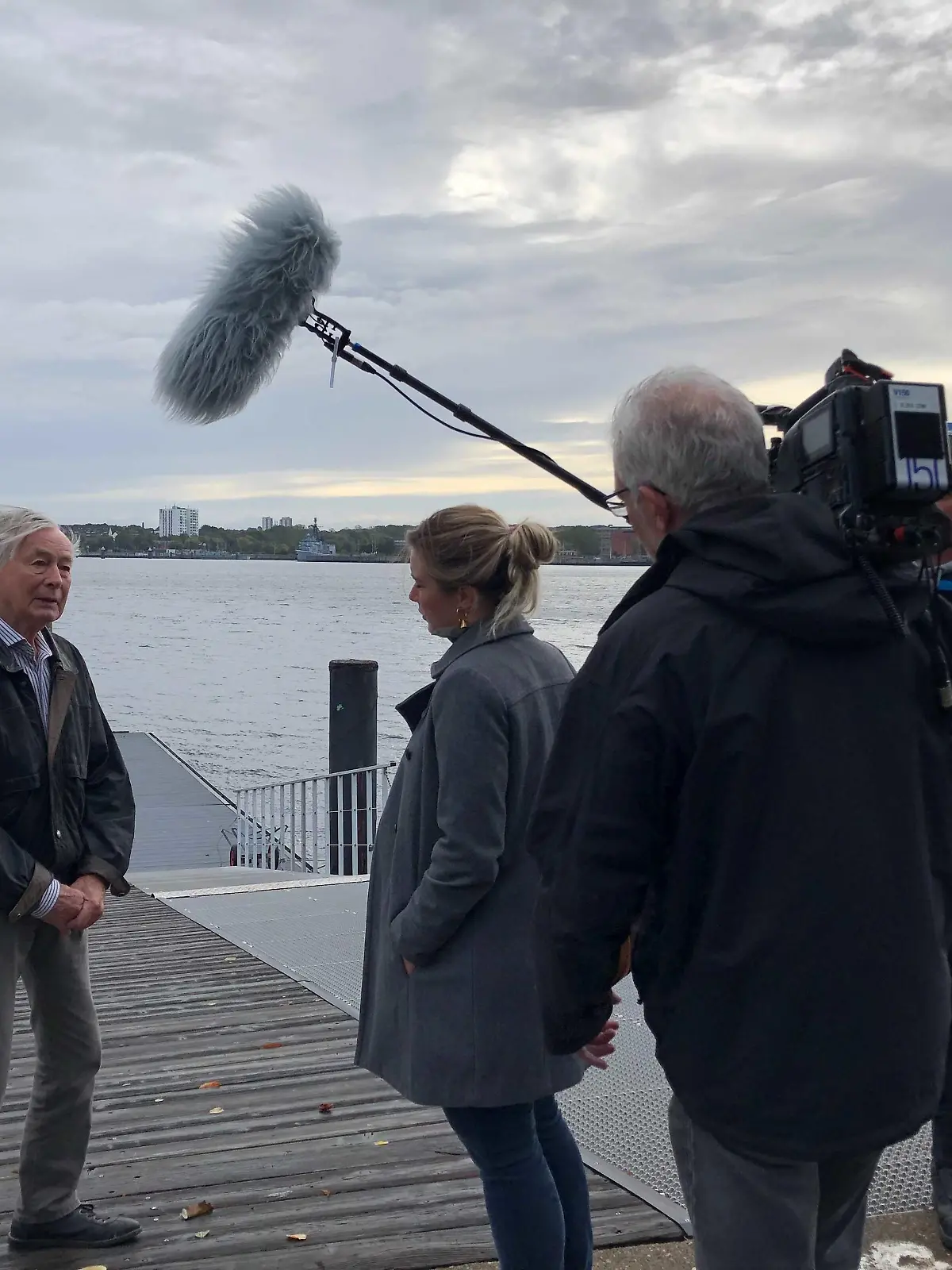 Unsere RTL Nord-Reporterin trifft Augenzeuge Uwe Johannsen an der Kiellinie.