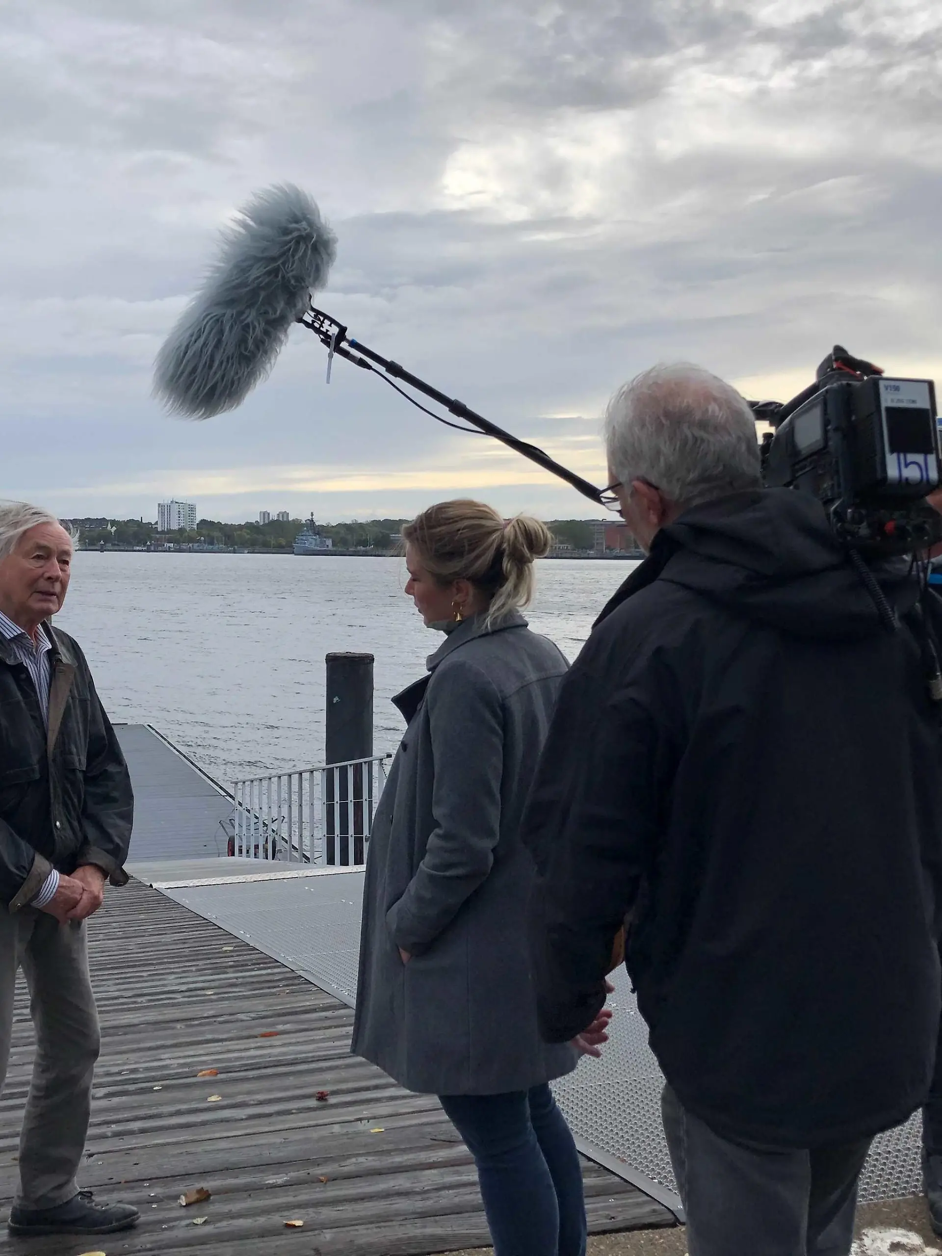 Unsere RTL Nord-Reporterin trifft Augenzeuge Uwe Johannsen an der Kiellinie.