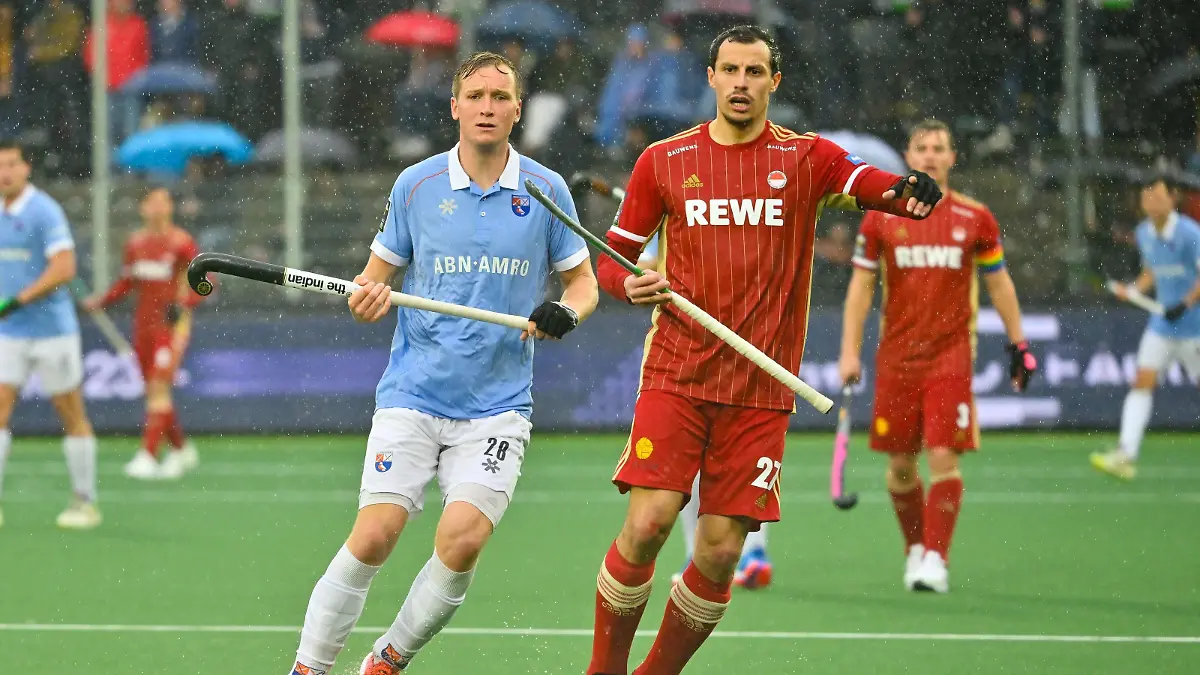 AMSTELVEEN, 10-04-2023, Wagener Stadion, Euro Hockey League 2023 Men. Floris Wortelboer and Timur Oruz during the game Bloemendaal - Rot-Weiss Koln. Bloemendaal - Rot-Weiss Koln PUBLICATIONxNOTxINxNED x20500649x Copyright: