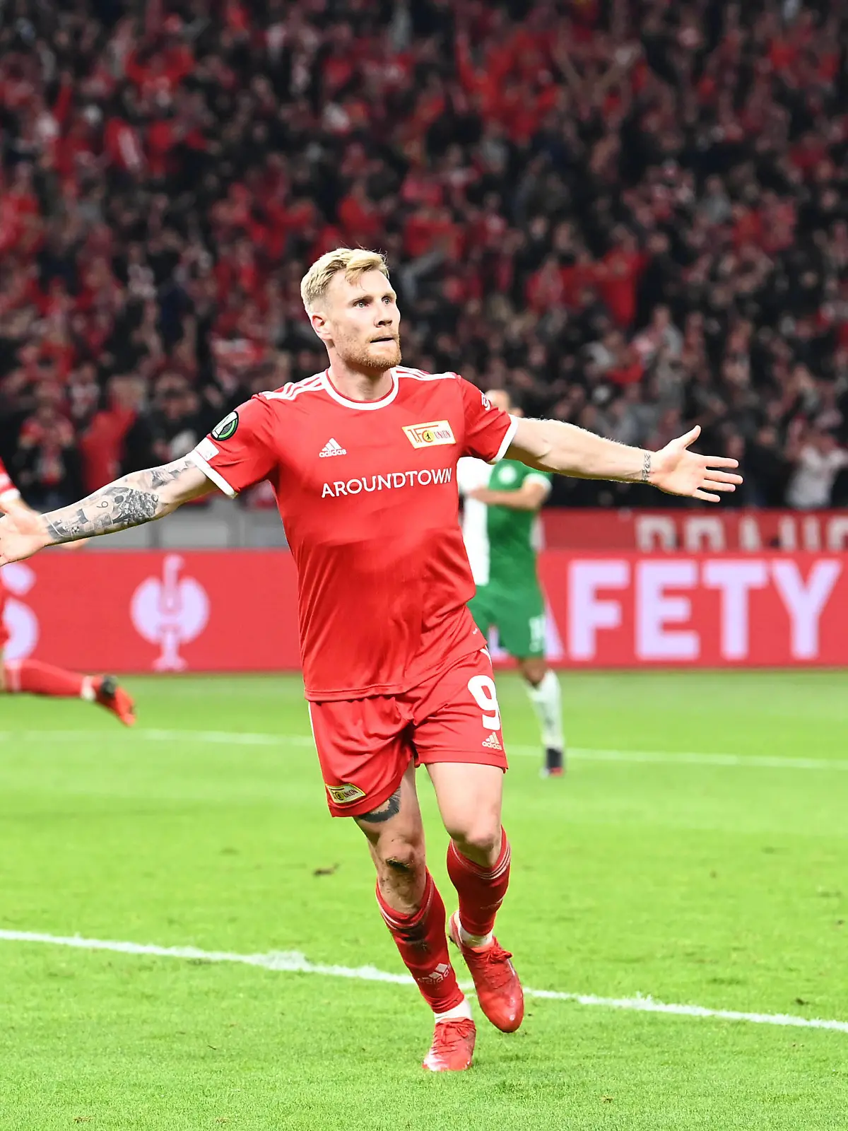 Fussball, Herren, Saison 2021/2022, UEFA Europa Conference League Gruppe E, 2. Spieltag, 1. FC Union Berlin - Maccabi Haifa, Andreas Voglsammer 1. FC Union Berlin, Jubel nach Tor zum 1:0, 30.09. 2021, *** Football, Men, 2021 2022 season, UEFA Europa Conference League Group E, Matchday 2 , 1 FC Union Berlin Maccabi Haifa, Andreas Voglsammer 1 FC Union Berlin , cheering after scoring 1 0, 30 09 2021, Copyright: xMatthiasxKochx 