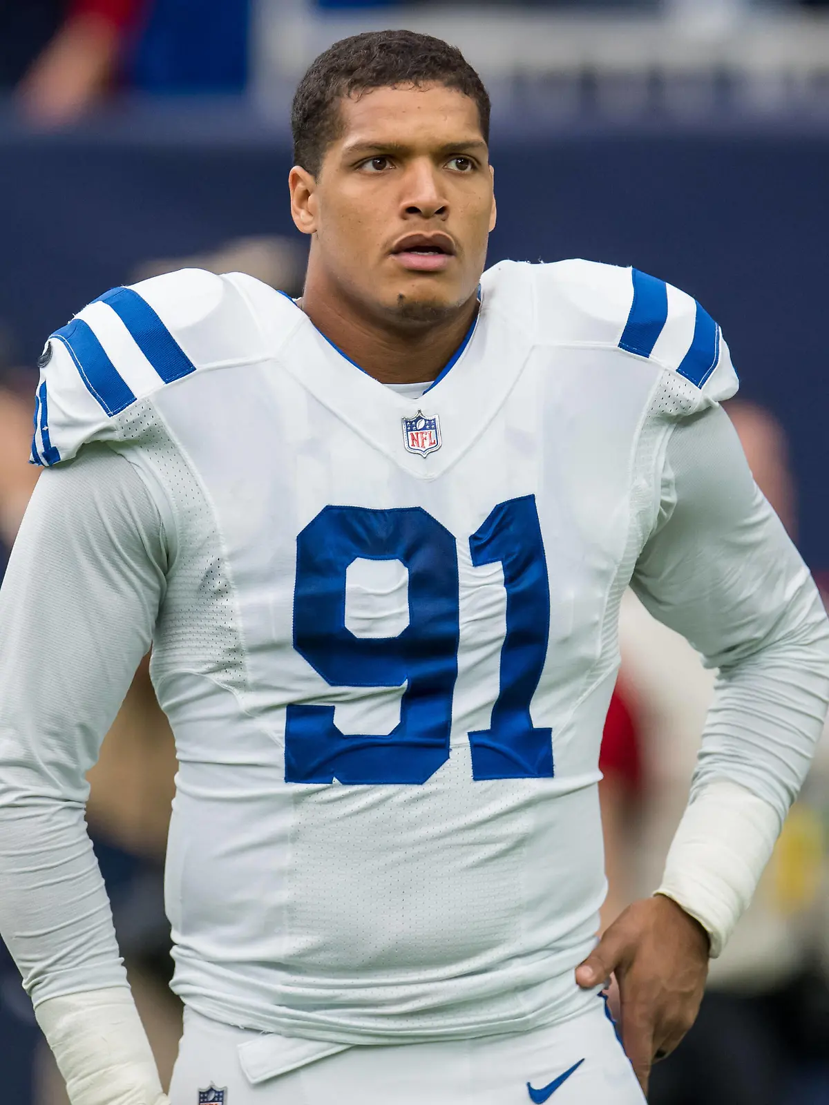 December 5, 2021: Indianapolis Colts defensive end Isaac Rochell 91 prior to an NFL, American Football Herren, USA football game between the Indianapolis Colts and the Houston Texans at NRG Stadium in Houston, TX. The Colts won the game 31 to 0... /CSM Houston U.S. - ZUMAc04_ 20211205_zaf_c04_142 Copyright: xTraskxSmithx 