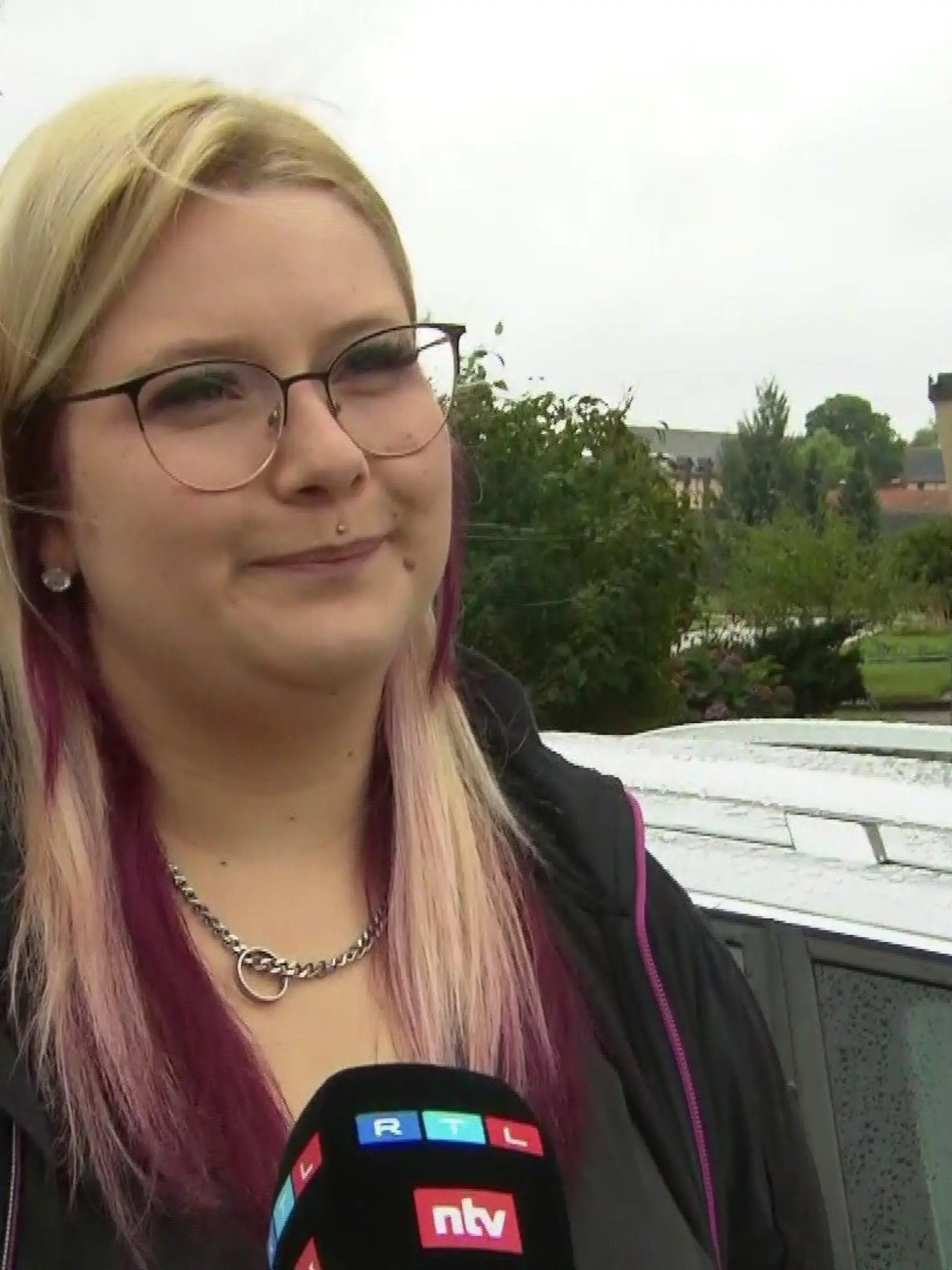 Nachbarin Sarah Wiedemann