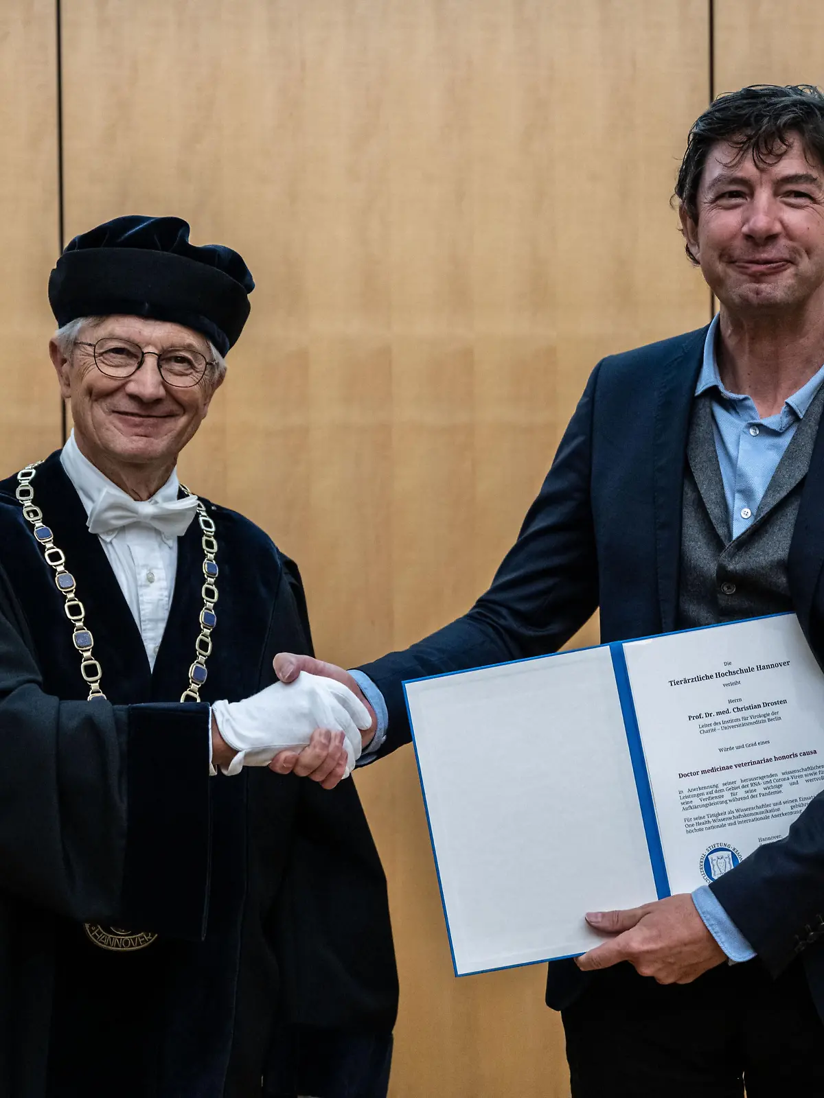 TiHo-Präsident Gerhard Greif mit Christian Drosten.