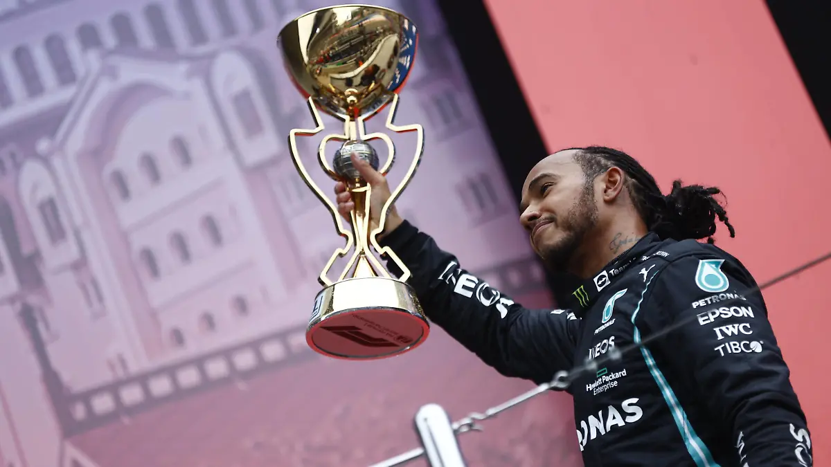 F1 Grand Prix of Russia 44 Lewis Hamilton GBR, Mercedes-AMG Petronas F1 Team, F1 Grand Prix of Russia at Sochi Autodrom on September 26, 2021 in Sochi, Russia. Photo by Andy Hone/LAT/Motorsport Images/FIA Pool via HOCH ZWEI Sochi Russia Poolfoto HOCH ZWEI/Pool/Motorsport Images ,EDITORIAL USE ONLY