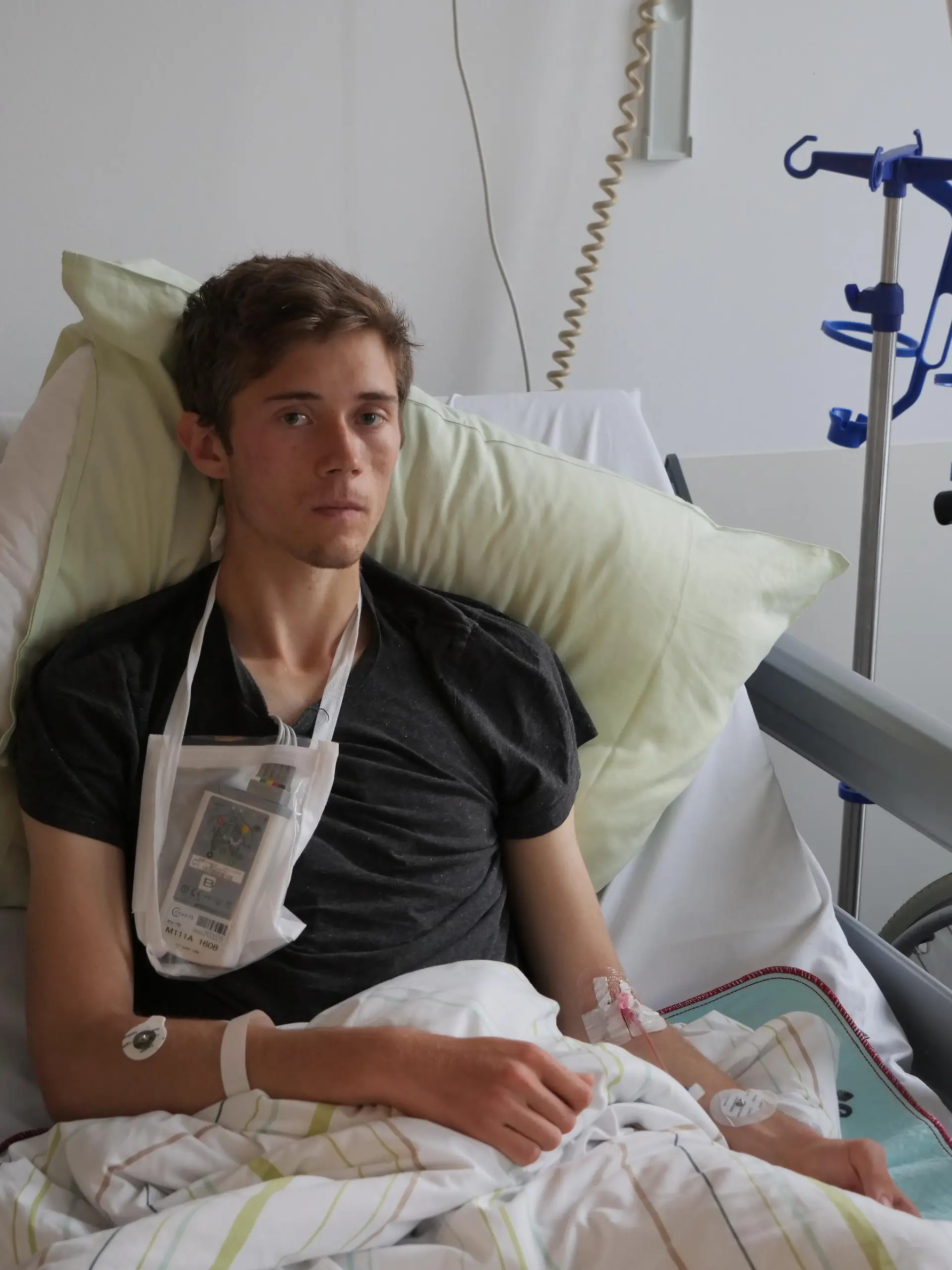 Henning Jeschke in der Berliner Charité nach seinem Hungerstreik. Quelle: Eckart Pscheidl-Jeschke