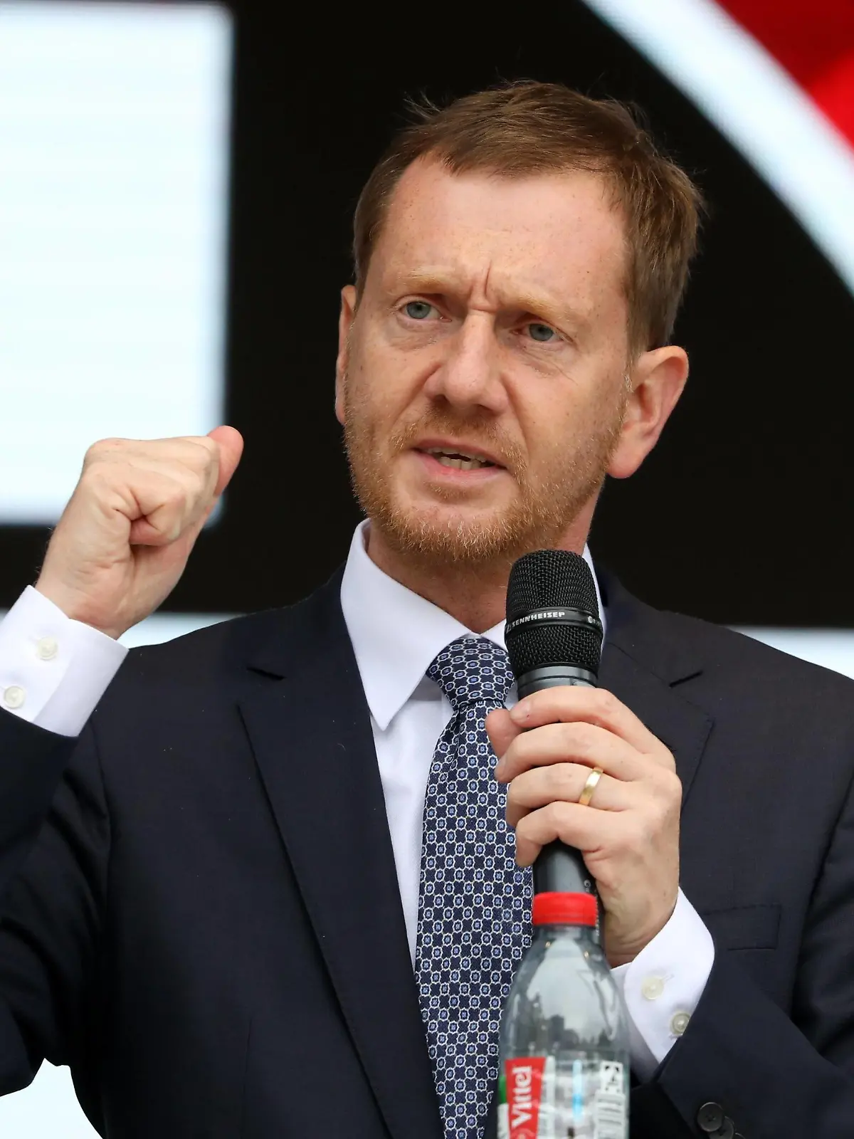  Wahlkampfabschluss CDU 24.09.2021 , Halle/ Saale, Salzgrafenplatz, Gemeinsamer Wahlkampfabschluss der drei mitteldeutschen CDU-Landesverbände mit Friedrich Merz im Bild: Michael Kretschmer Ministerpräsident Sachsen *** Election campaign closing CDU 24 09 2021 , Halle Saale, Salzgrafenplatz, Joint election campaign closing of the three central German CDU state associations with Friedrich Merz in the picture Michael Kretschmer Prime Minister Saxony