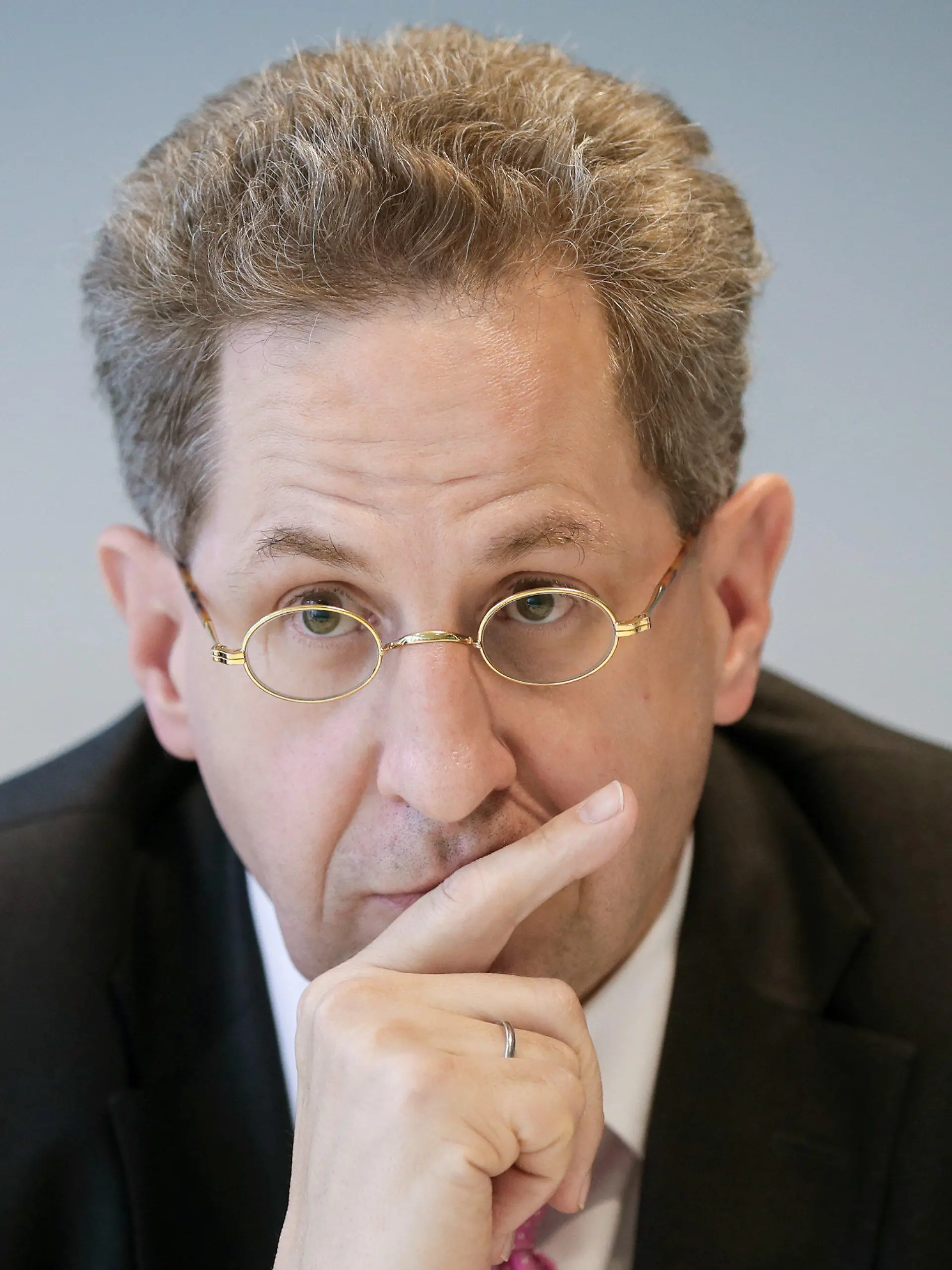 ARCHIV - 09.08.2016, Berlin: Der Präsident des Bundesamtes für Verfassungsschutz, Hans-Georg Maaßen, spricht mit Journalisten der Deutschen Presse-Agentur (dpa). (zu dpa "Entscheidung über Maaßen steht unmittelbar bevor" am 05.11.2018) Foto: Kay Nietfeld/dpa +++ dpa-Bildfunk +++
