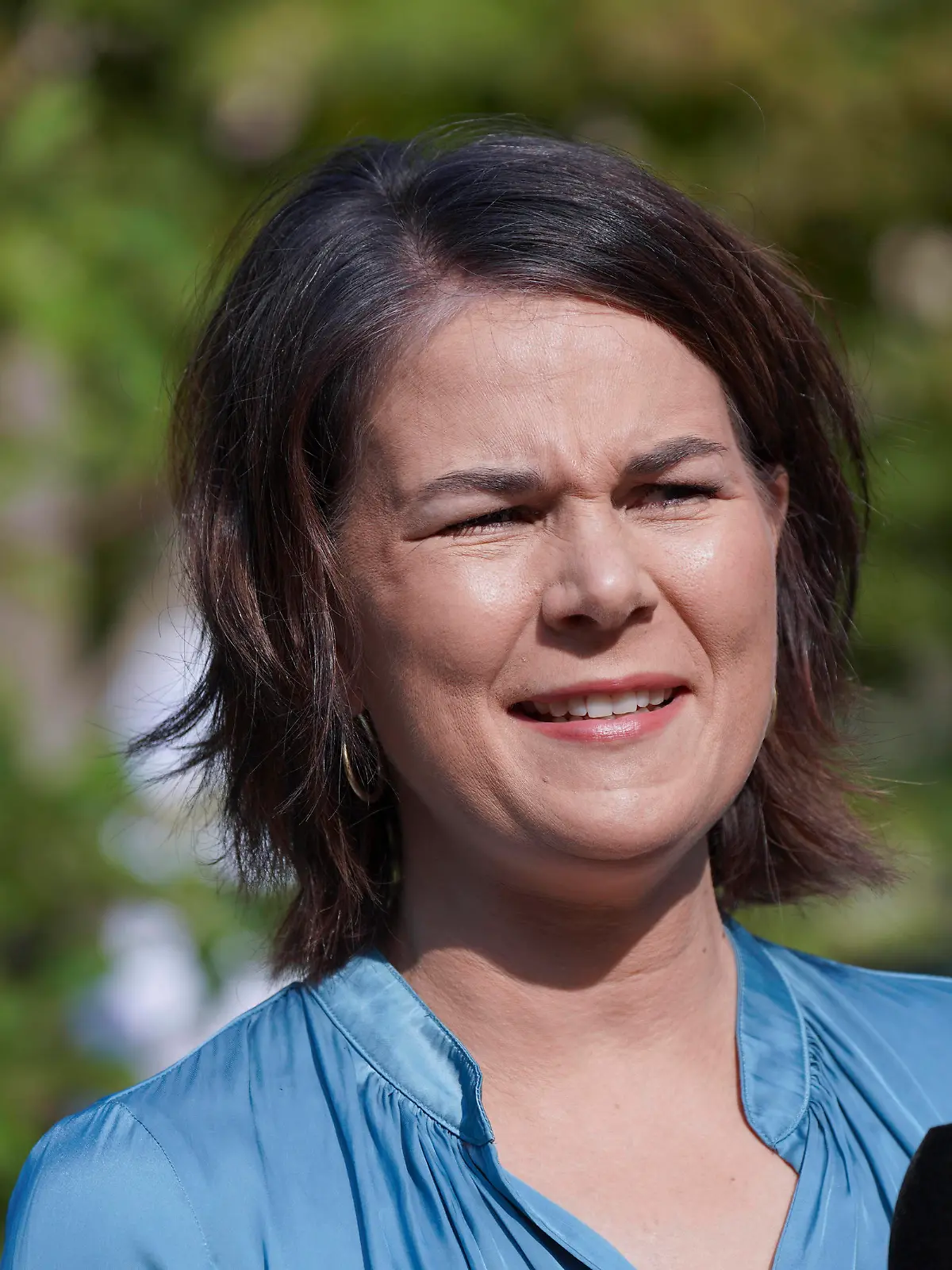 Stimmabgabe Annalena Baerbock in Potsdam Aktuell, 26.09.2021, Annalena Baerbock Kanzlerkandidatin von Buendnis 90/ Die Gruenen im Portrait bei ihrem Statemant nach der Stimmabgabe zur Bundestagswahl am Wahltag in ihrem Wahlkreis Potsdam Potsdam Brandenburg Deutschland *** Voting Annalena Baerbock in Potsdam Current, 26 09 2021, Annalena Baerbock candidate for chancellor of Buendnis 90 Die Gruenen in portrait at her statemant after voting for the Bundestag election on election day in her constituency Potsdam Potsdam Brandenburg Germany 