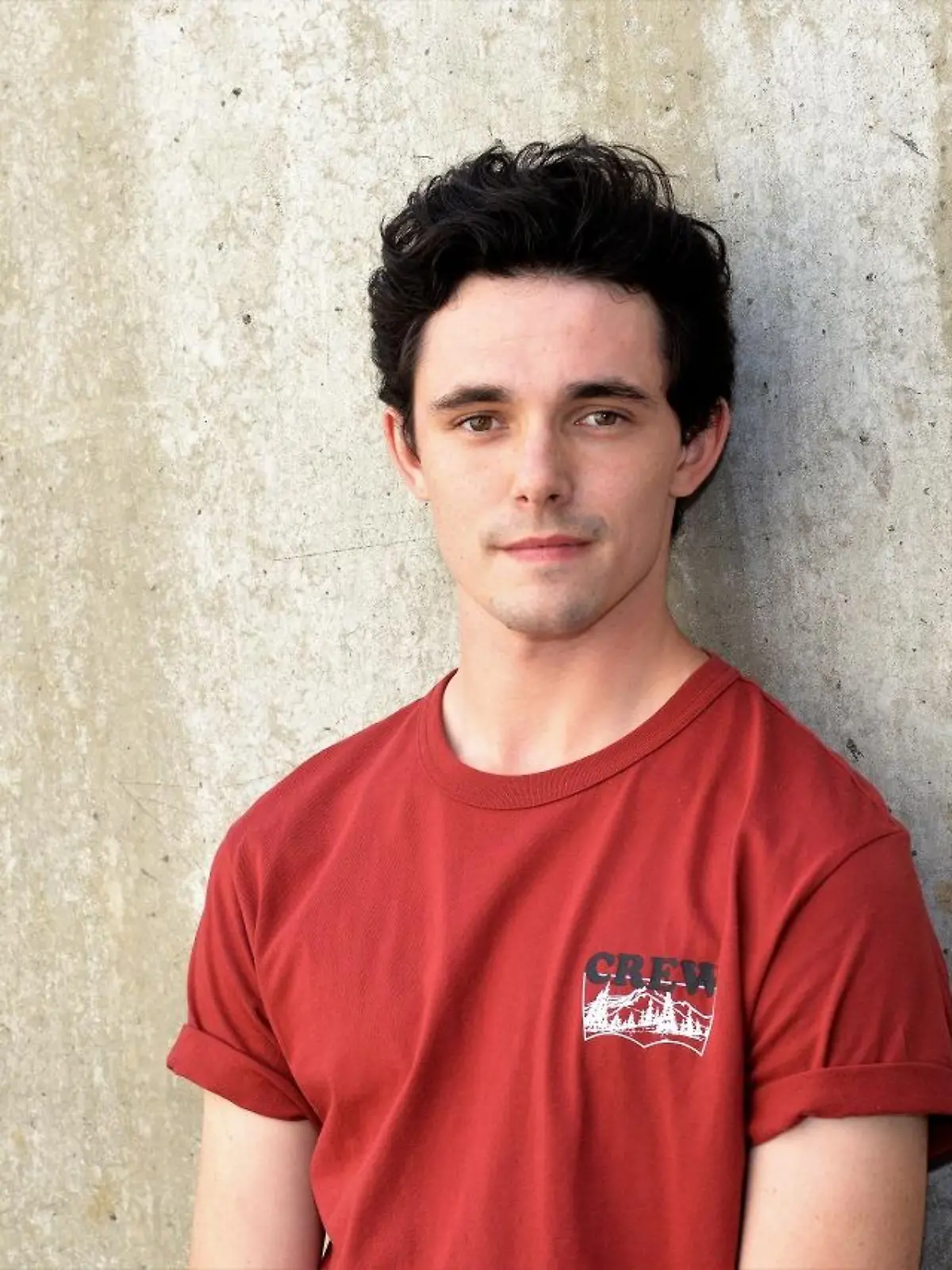 Marc Weinmann hat eine Schauspielausbildung in Köln gemacht.