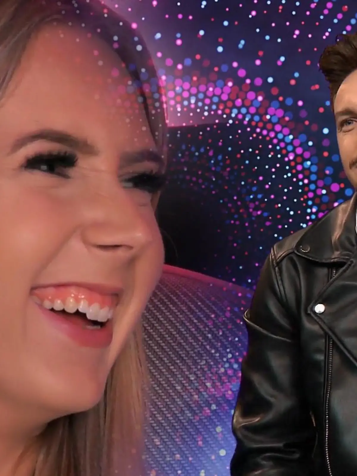 „Take Me Out“-Kandidaten Josi und Luke während der Limousinen-Fahrt zu ihrem Dinner-Date