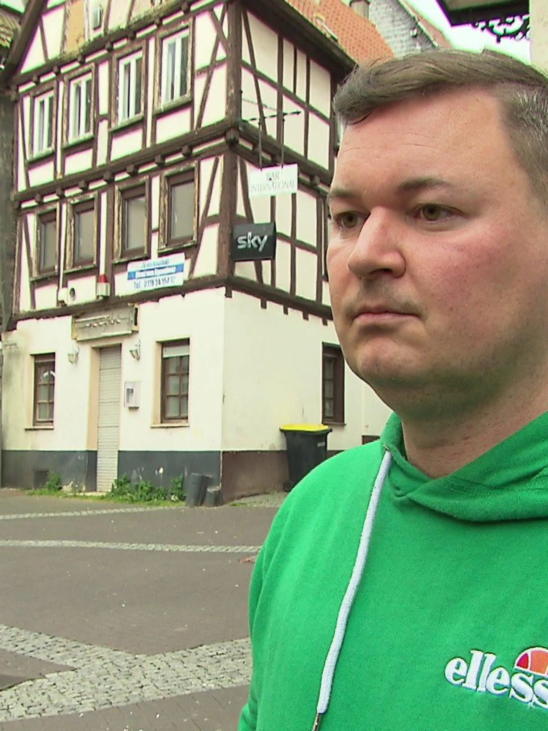 Denkmalgeschützte Häuser müssen erhalten bleiben!": Denkmalschutz-Aktivist Jan-Patrick Wismar setzt sich nicht nur für Friedbergs Stadtbild ein.
