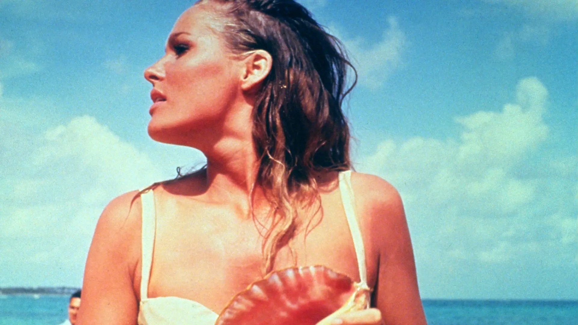Kissy, Pussy, Plenty: die anzüglichen Namen der Bondgirls 007-Gespielinnen mit sprechenden Namen