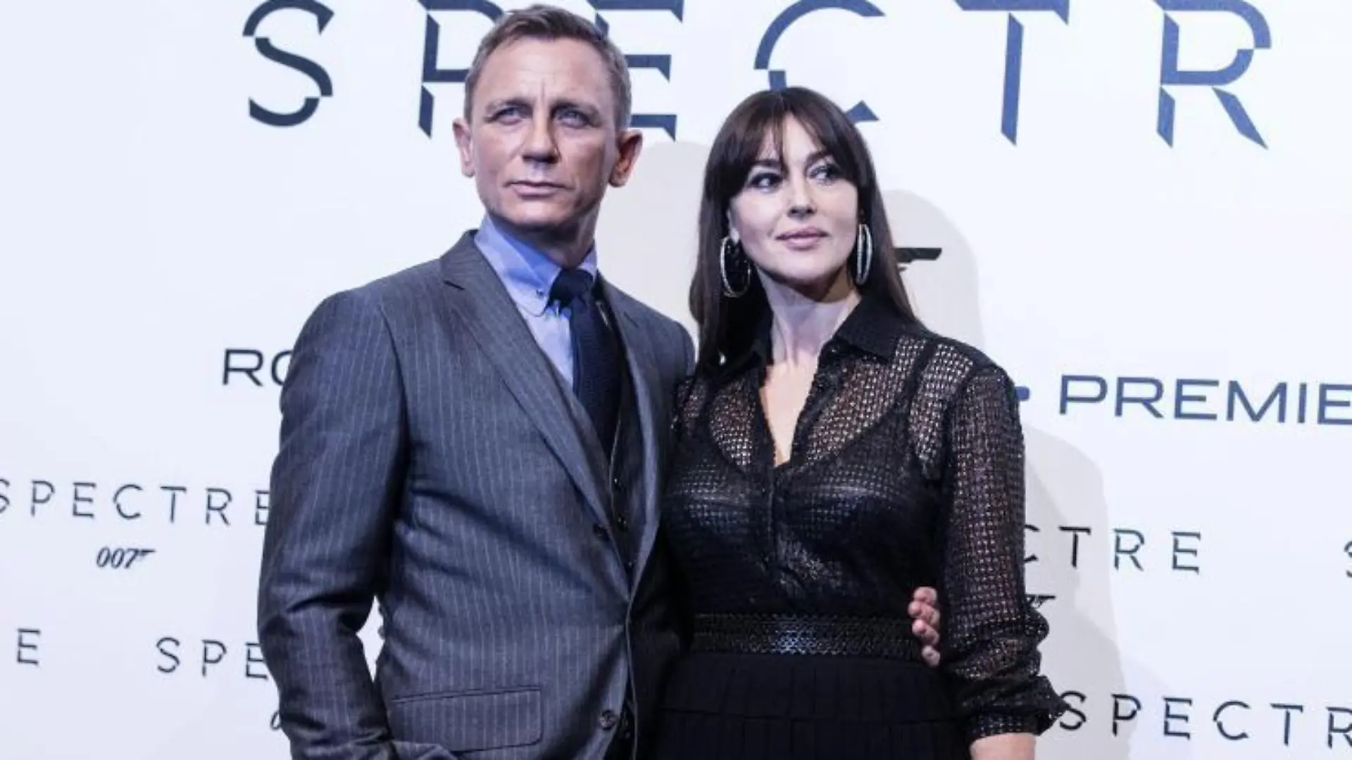 Cooler Typ: Daniel Craig (l.) mit Bondgirl Monica Bellucci bei der "Spectre"-Premiere in Rom. Foto: Angelo Carconi