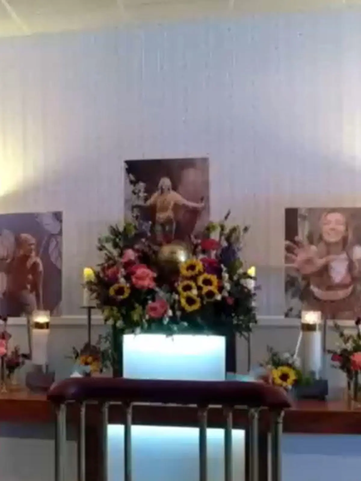 Zu dem emotionalen Gottesdienst für Gabby Petito kamen viele Menschen.