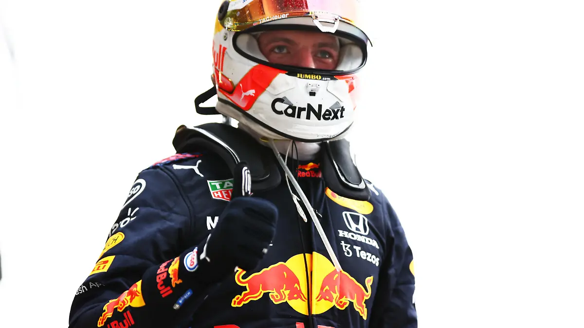 SOCHI, RUSSIA - SEPTEMBER 26: Second placed Max Verstappen of Netherlands and Red Bull Racing celebrates in parc ferme during the F1 Grand Prix of Russia at Sochi Autodrom on September 26, 2021 in Sochi, Russia. (Photo by Mark Thompson/Getty Images)