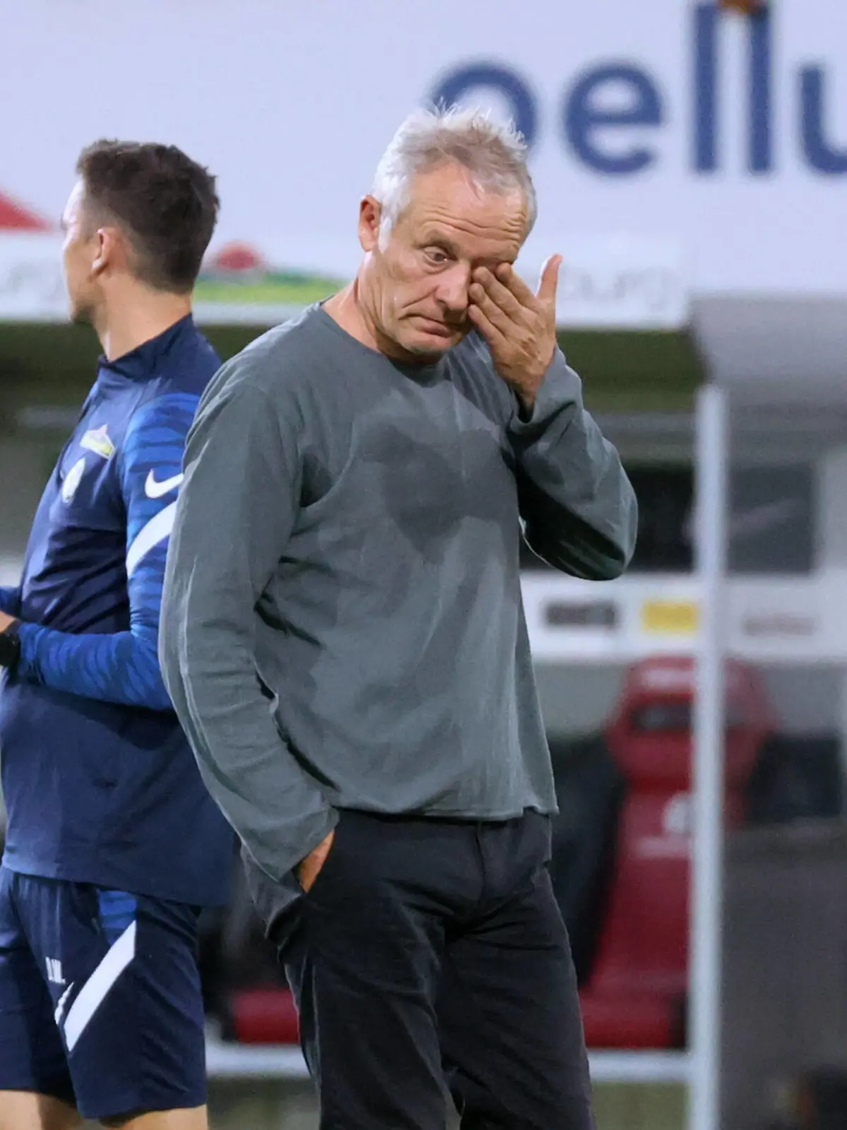  26.09.21 SC Freiburg - FC Augsburg Deutschland, Freiburg, 26.09.2021, Fussball, Bundesliga, SC Freiburg - FC Augsburg: Christian Streich Trainer SC Freiburg. *** 26 09 21 SC Freiburg FC Augsburg Germany, Freiburg, 26 09 2021, football, Bundesliga, SC Freiburg FC Augsburg Christian Streich coach SC Freiburg