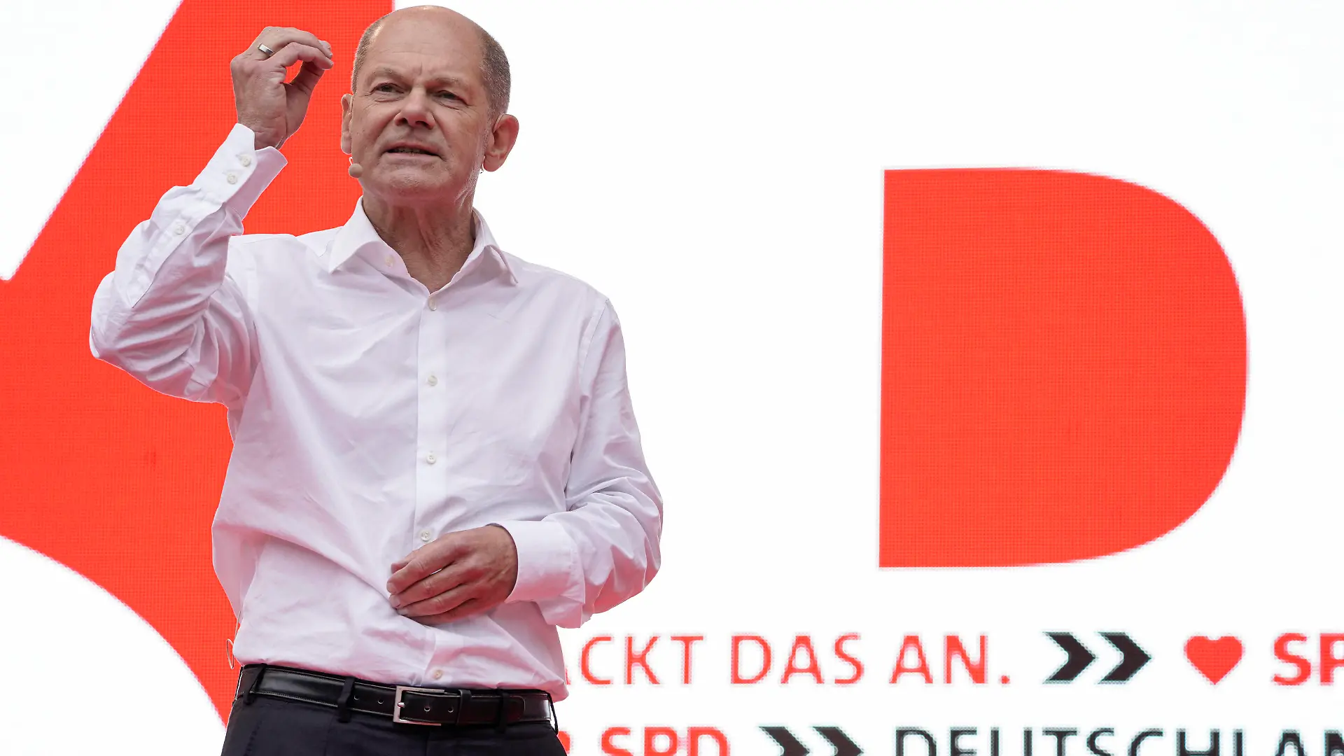  Wahlkampfabschluss fuer die Bundestagswahl der SPD in Koeln Aktuell, 21.09.2021, Koeln, Olaf Scholz Bundesfinanzminister und Kanzlerkandidat der SPD mit packender Rede beim offiziellen Wahlkampfabschluss der Sozialdemokraten am Heumarkt in Koeln Koeln Nordrhein-Westfalen Deutschland *** Election campaign closing for the federal election of the SPD in Cologne News, 21 09 2021, Cologne, Olaf Scholz Federal Minister of Finance and candidate for Chancellor of the SPD with gripping speech at the official election campaign closing of the Social Democrats at the Heumarkt in Cologne North Rhine Westphalia Germany