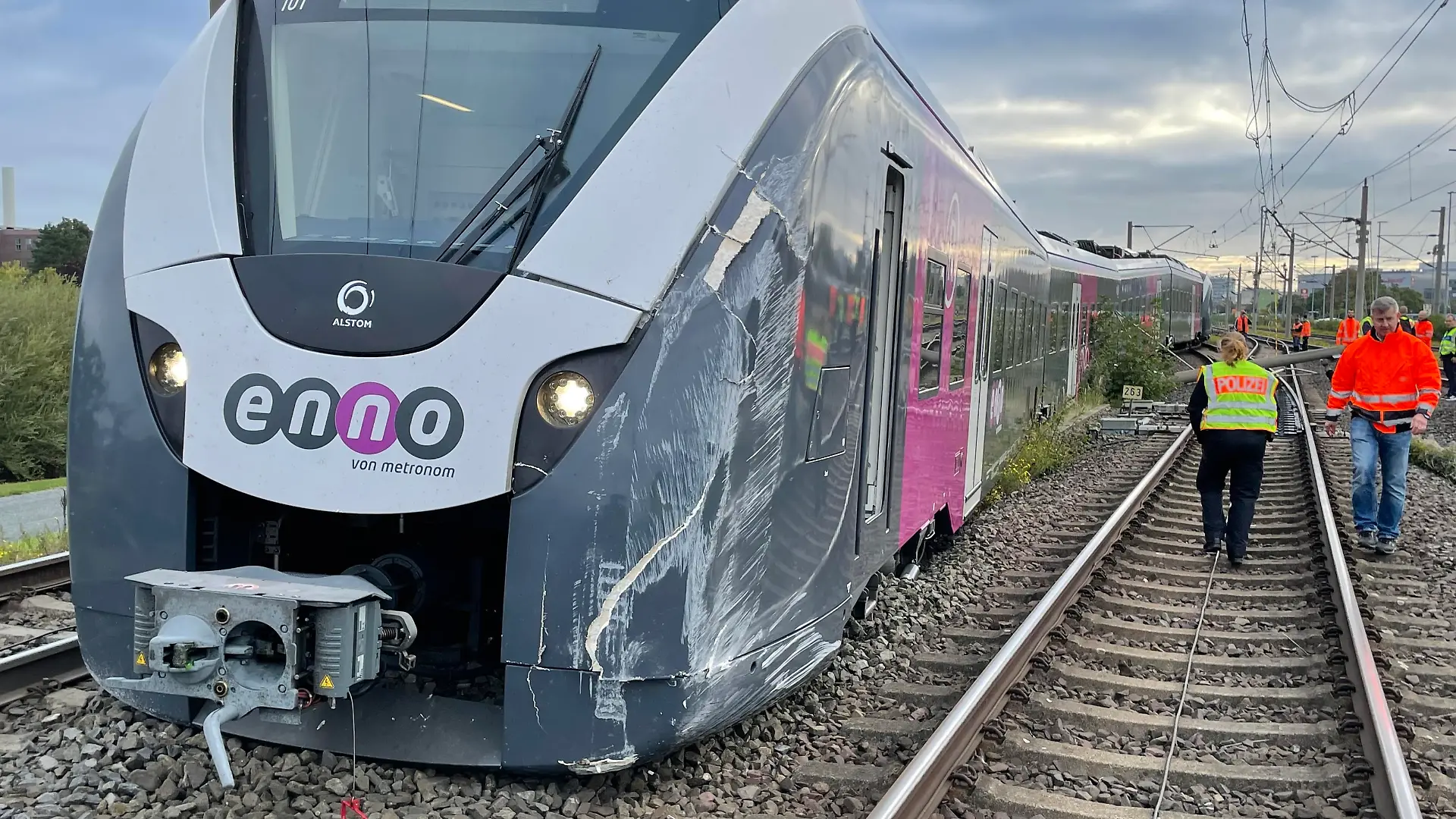 Der Zug kam im Schotter zum Stehen