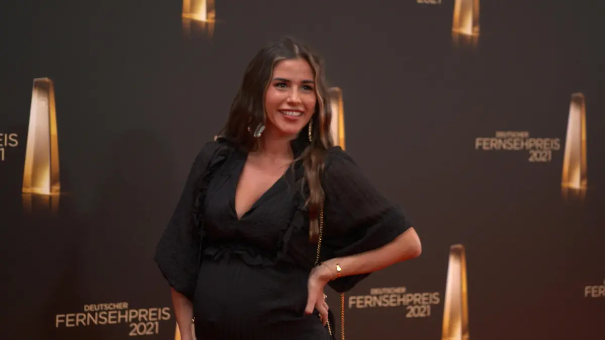 Hochschwangere Sarah Engels zeigt Babybauch Outfit war eine Herausforderung