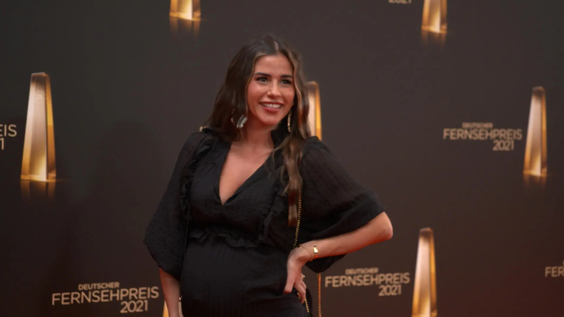 Hochschwangere Sarah Engels zeigt Babybauch Outfit war eine Herausforderung