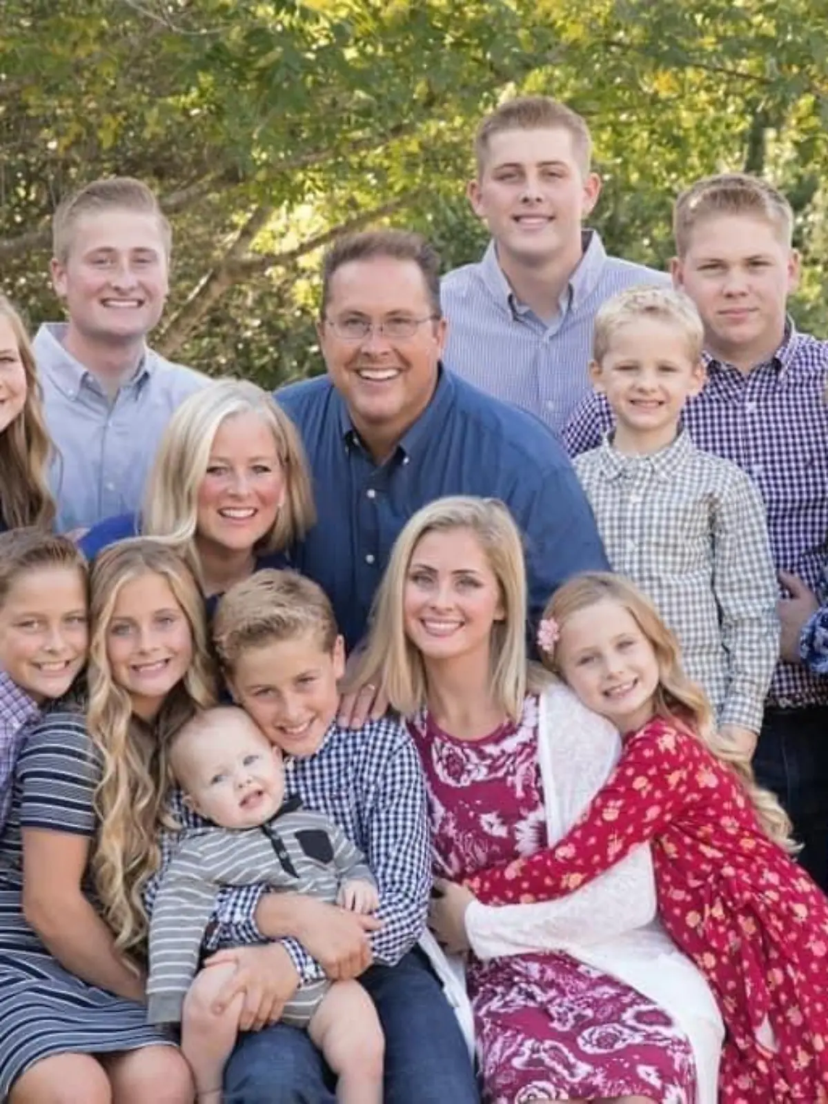 Reed Hickson hinterlässt seine Frau Gina und seine 12 Kinder: Cayla, Mason, Leiah, Connor, Reece, Lily, Morgan, Lance, Chase, Hensley, Casen und Ryker.