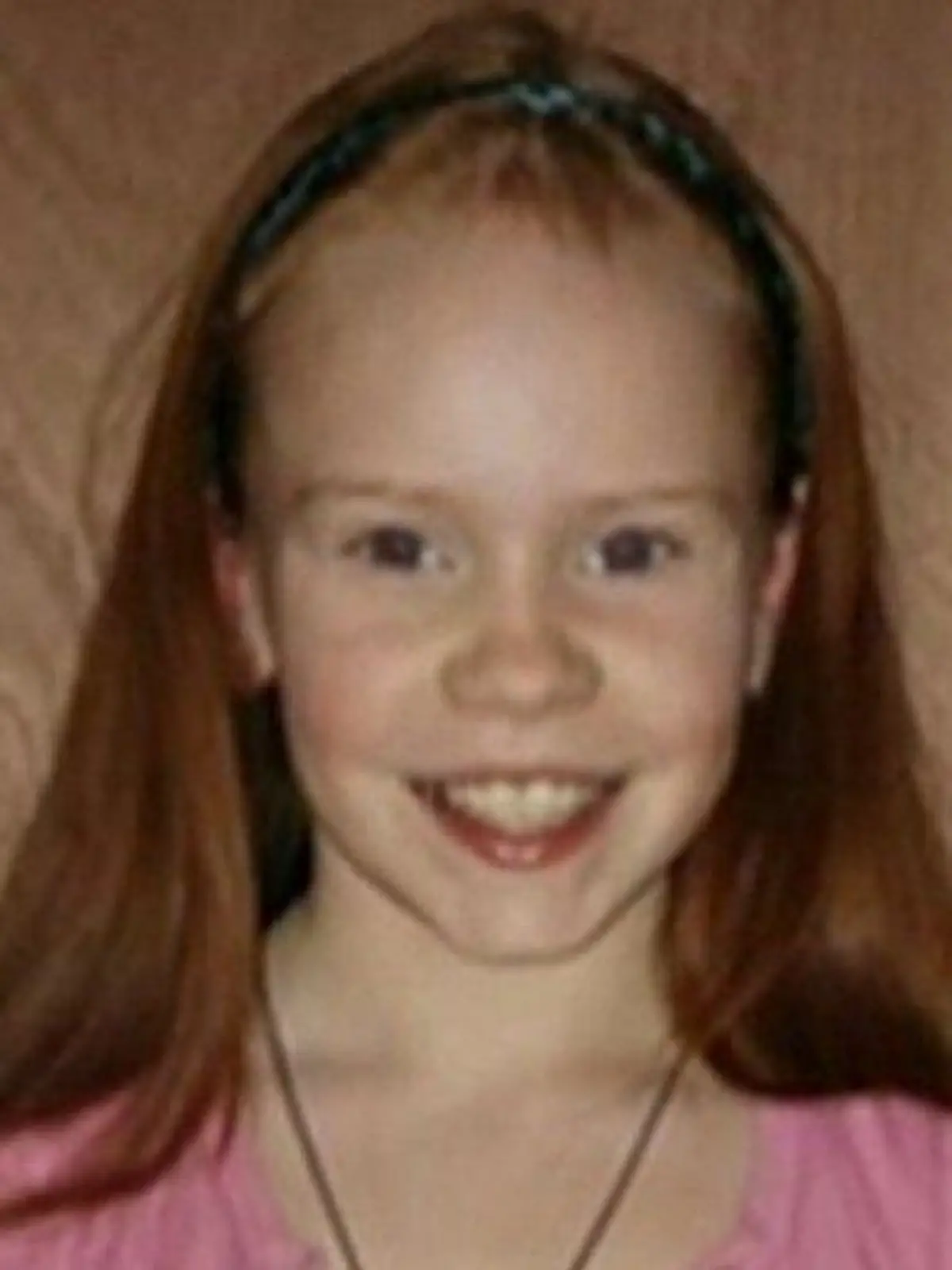 Girl, 13, sacrificed herself to save her sister after lake floor suddenly collapsed
Nicole Sanders was standing in Ducklington Lake with her sister Teagan and a friend when suddenly she got into trouble, her mum Amanda Holmes has said, a month after her tragic death