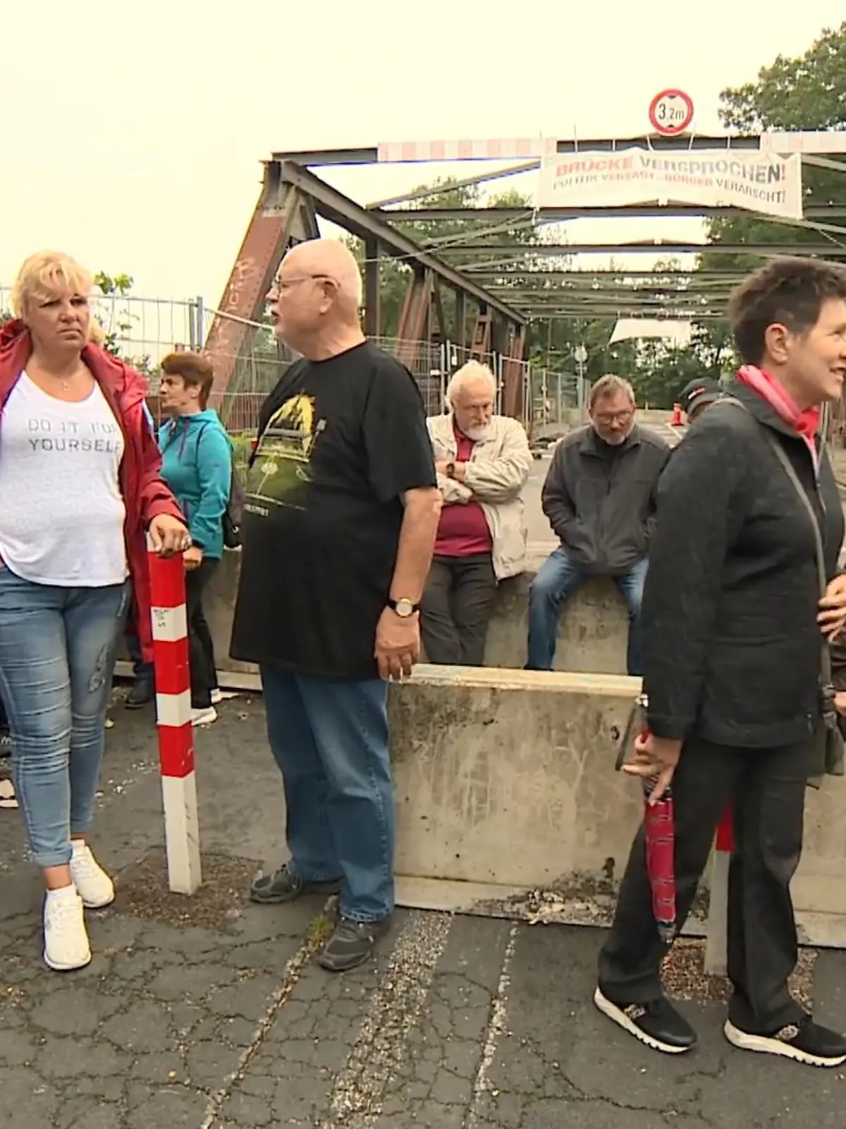 Bild zu: "Duisburger kämpfen um Cölve-Brücke"
