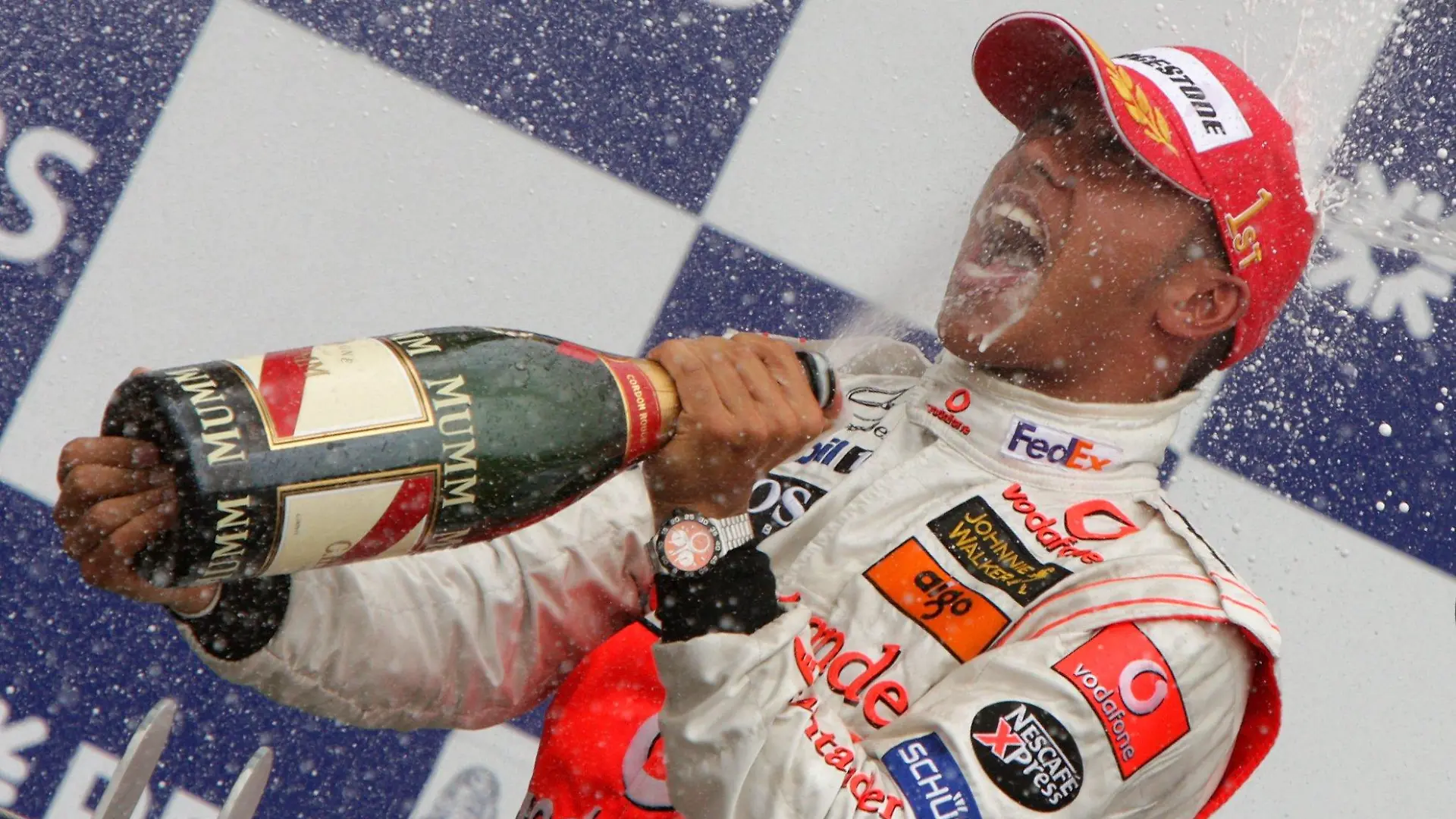 British Formula One driver Lewis Hamilton of McLaren Mercedes reacts after he won the Grand Prix of Canada, Sunday 10 June 2007 in Montreal, Canada. Foto: KERIM OKTEN   +++(c) dpa - Bildfunk+++