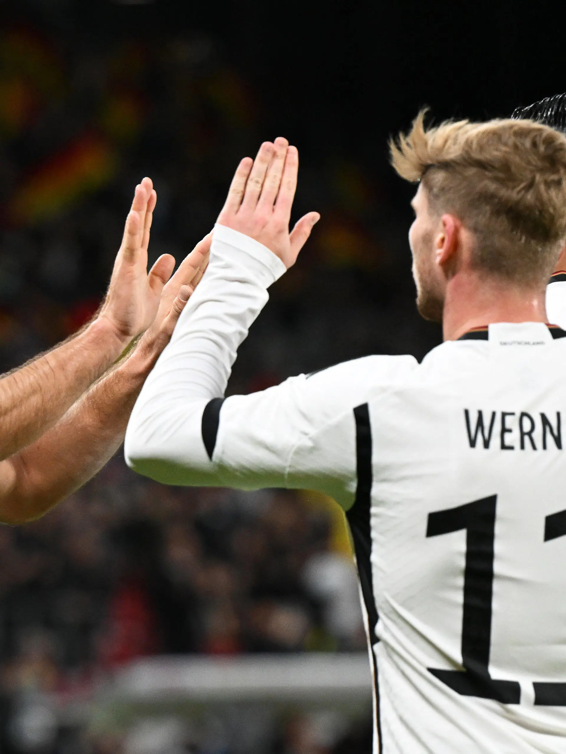 25.03.2023, Rheinland-Pfalz, Mainz: Fußball: Länderspiele, Deutschland - Peru, Mewa Arena. Deutschlands Niclas Füllkrug (l) jubelt mit Teamkollege Timo Werner (M) nach seinem Treffer zum 2:0. Foto: Arne Dedert/dpa +++ dpa-Bildfunk +++