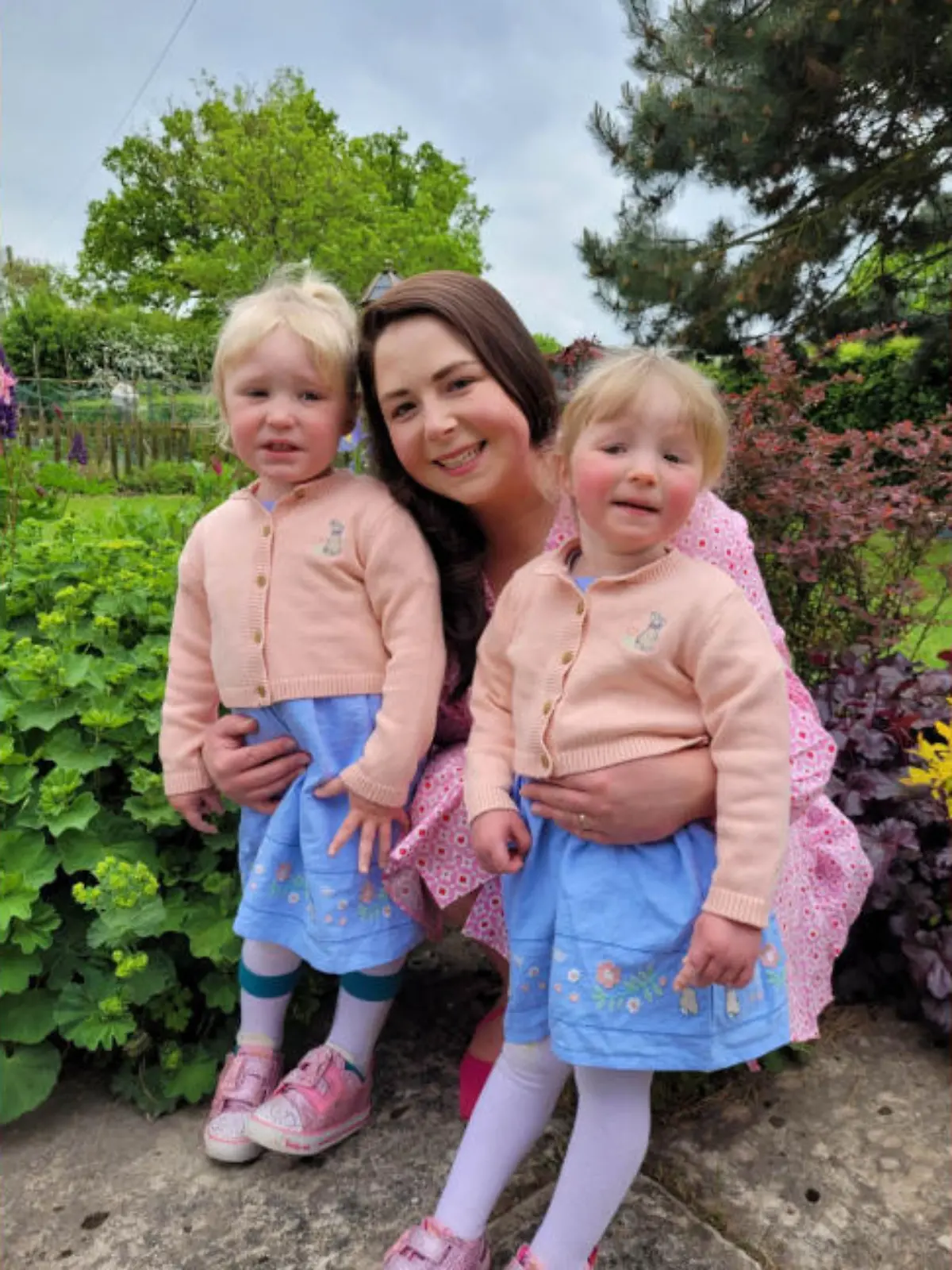 Sophie Small und ihre Töchter Darcy und Holly.