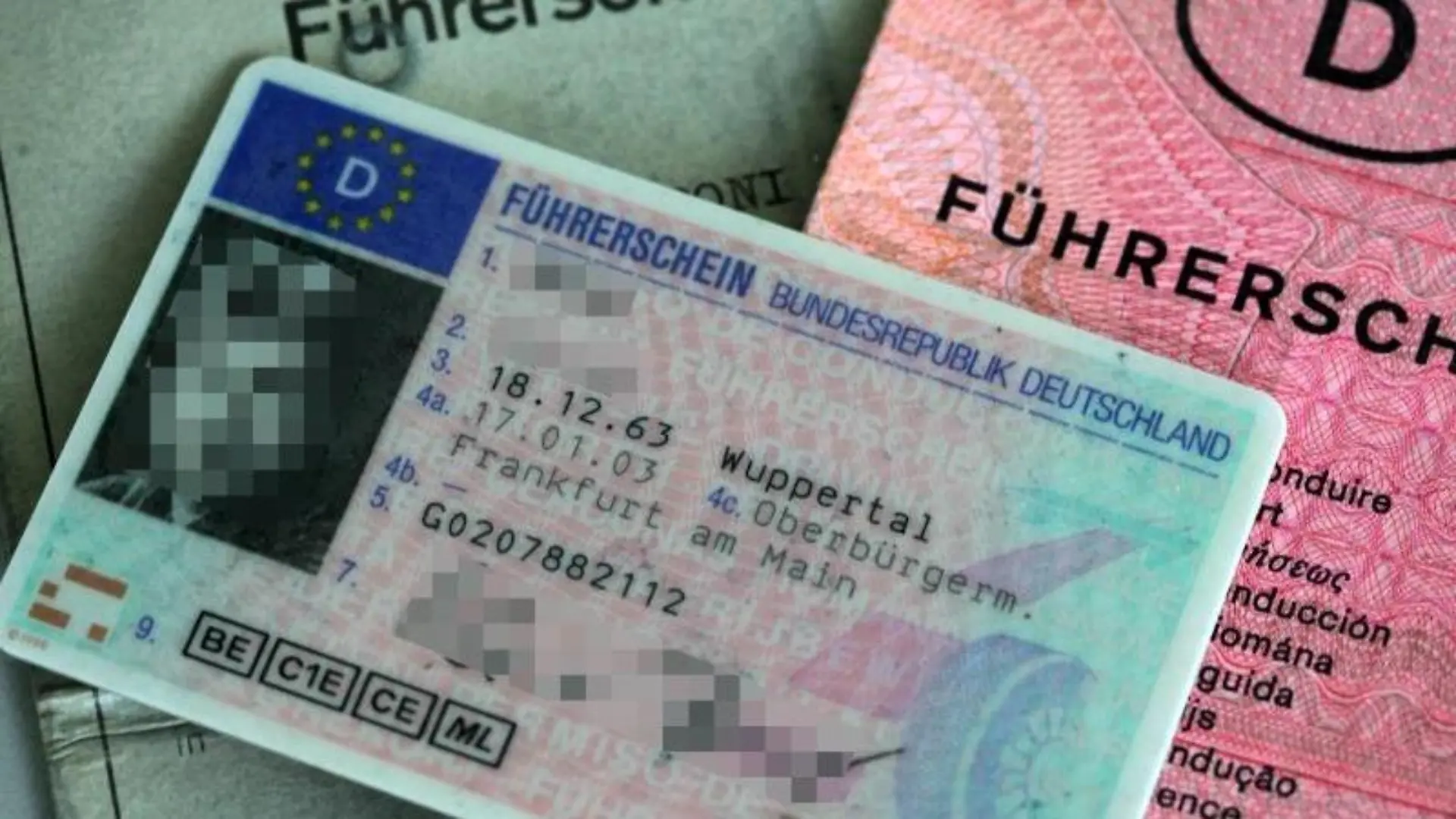 Den Führerschein abgeben: Können zwei Fahrverbote zusammengelegt werden? Foto: Oliver Berg