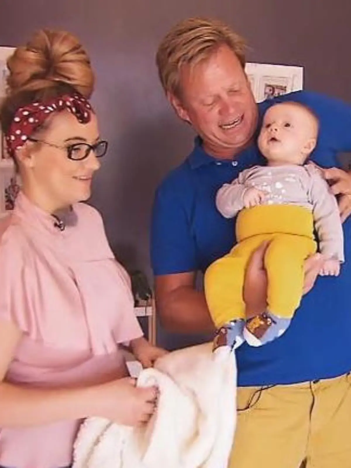 Bild zu: "Jörn und Oliwia zeigen ihren süßen Sohn Bruno"