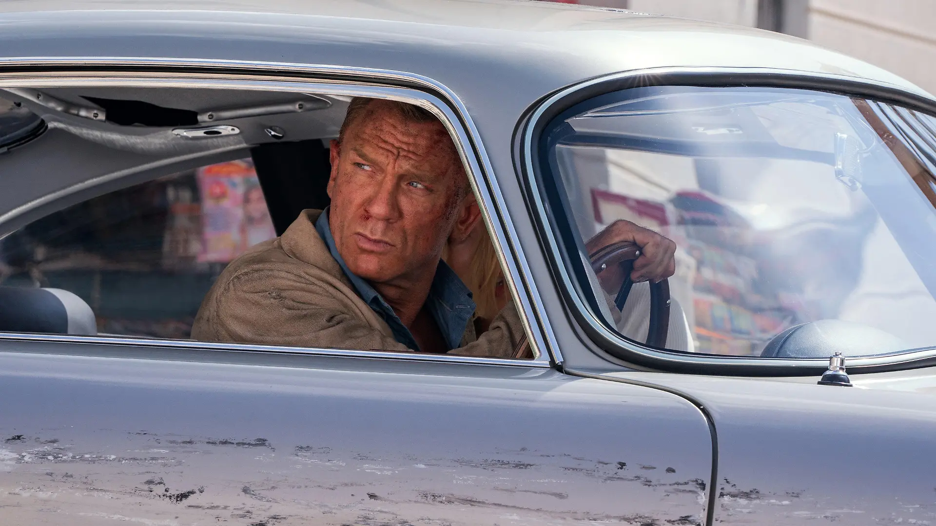 HANDOUT - 16.08.2019, Großbritannien, ---: Daniel Craig als James Bond in einer Szene des Films "James Bond 007 - Keine Zeit zu sterben" (undatierte Filmszene). Der Film kommt am 30.09.2021 in die deutschen Kinos. (zu dpa-Kinostarts) Foto: Nicola Dove/Universal Pictures/dpa - ACHTUNG: Nur zur redaktionellen Verwendung im Zusammenhang mit einer Berichterstattung über den Film und nur mit vollständiger Nennung des vorstehenden Credits +++ dpa-Bildfunk +++