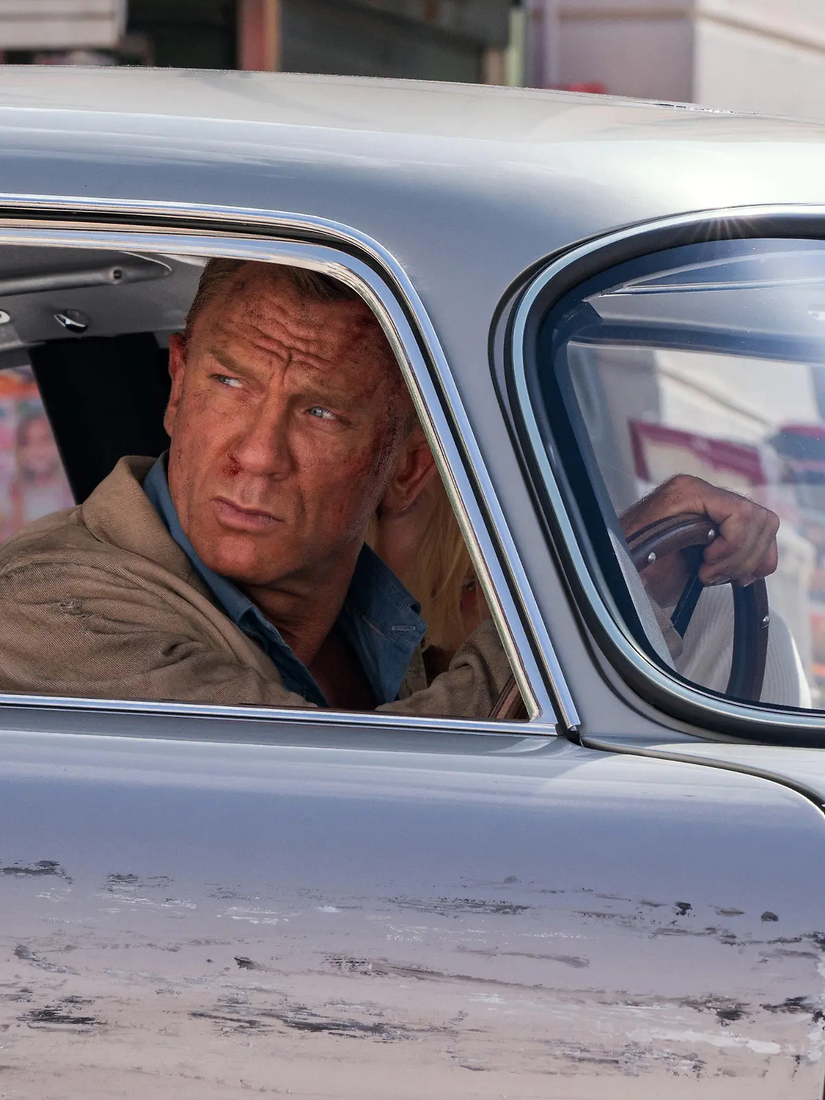 HANDOUT - 16.08.2019, Großbritannien, ---: Daniel Craig als James Bond in einer Szene des Films "James Bond 007 - Keine Zeit zu sterben" (undatierte Filmszene). Der Film kommt am 30.09.2021 in die deutschen Kinos. (zu dpa-Kinostarts) Foto: Nicola Dove/Universal Pictures/dpa - ACHTUNG: Nur zur redaktionellen Verwendung im Zusammenhang mit einer Berichterstattung über den Film und nur mit vollständiger Nennung des vorstehenden Credits +++ dpa-Bildfunk +++