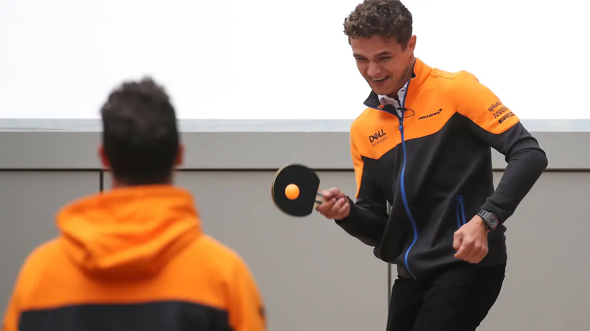 SOCHI, RUSSIA - SEPTEMBER 23, 2021: McLaren drivers Lando Norris R and Daniel Ricciardo play Table tennis, Tischtennis ahead of the 2021 Formula One Russian Grand Prix to be held in Sochi on September 24-26, 2021, at the Sochi Autodrom racing circuit. Sergei Fadeichev/TASS PUBLICATIONxINxGERxAUTxONLY TS11191E