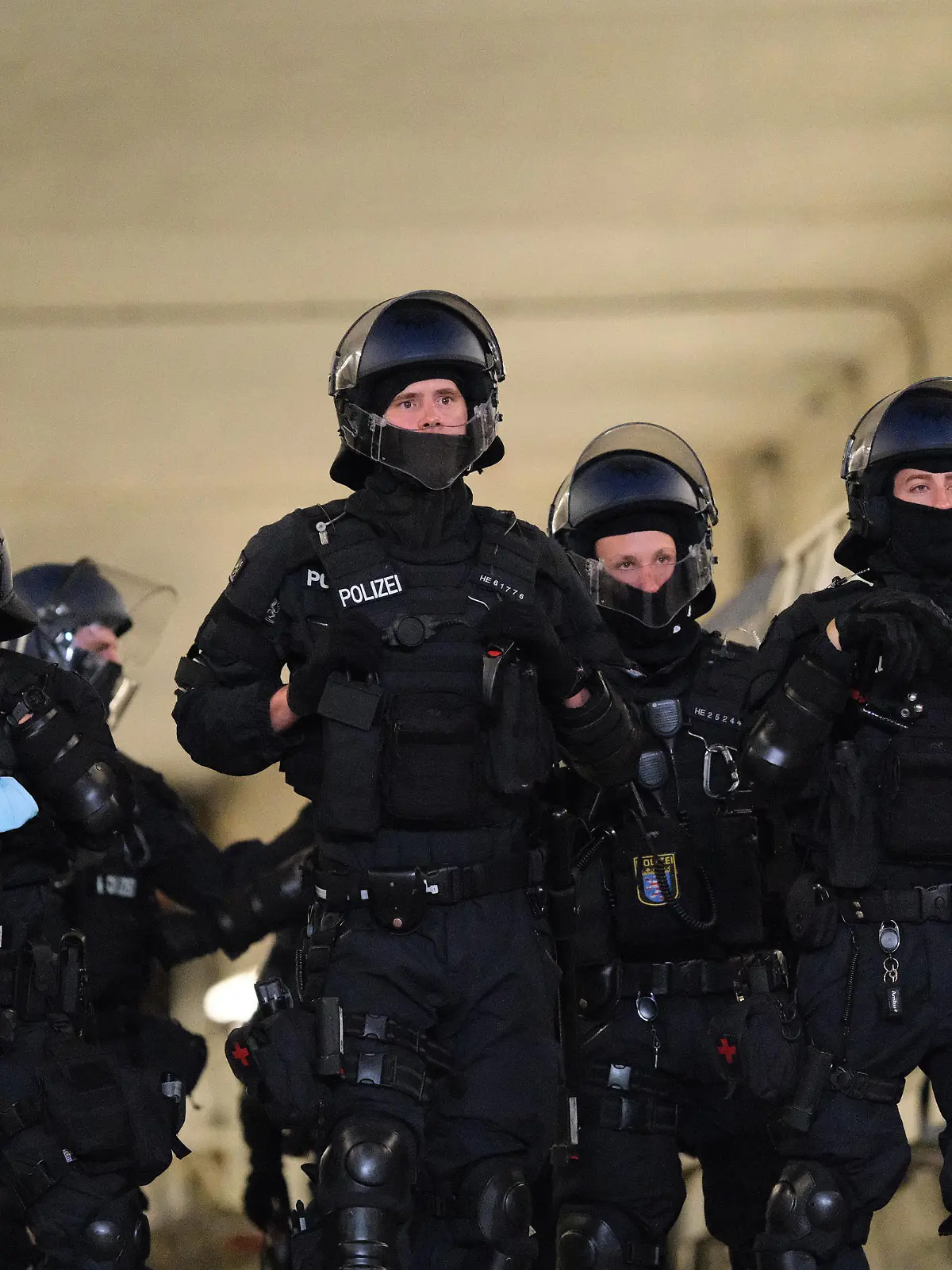  Polizei beim Spiel Eintracht Frankfurt vs. Fenerbahce Istanbul in der Uefa Europa League am 16.09.2021 Eintracht Frankfurt vs. Fenerbahce Istanbul, Fussball, Uefa Europe League, 16.09.2021 Frankfurt *** Police during the match Eintracht Frankfurt vs Fenerbahce Istanbul in the Uefa Europa League on 16 09 2021 Eintracht Frankfurt vs Fenerbahce Istanbul, Football, Uefa Europe League, 16 09 2021 Frankfurt Copyright: xEibner-Pressefotox/xMichaelxBermelx